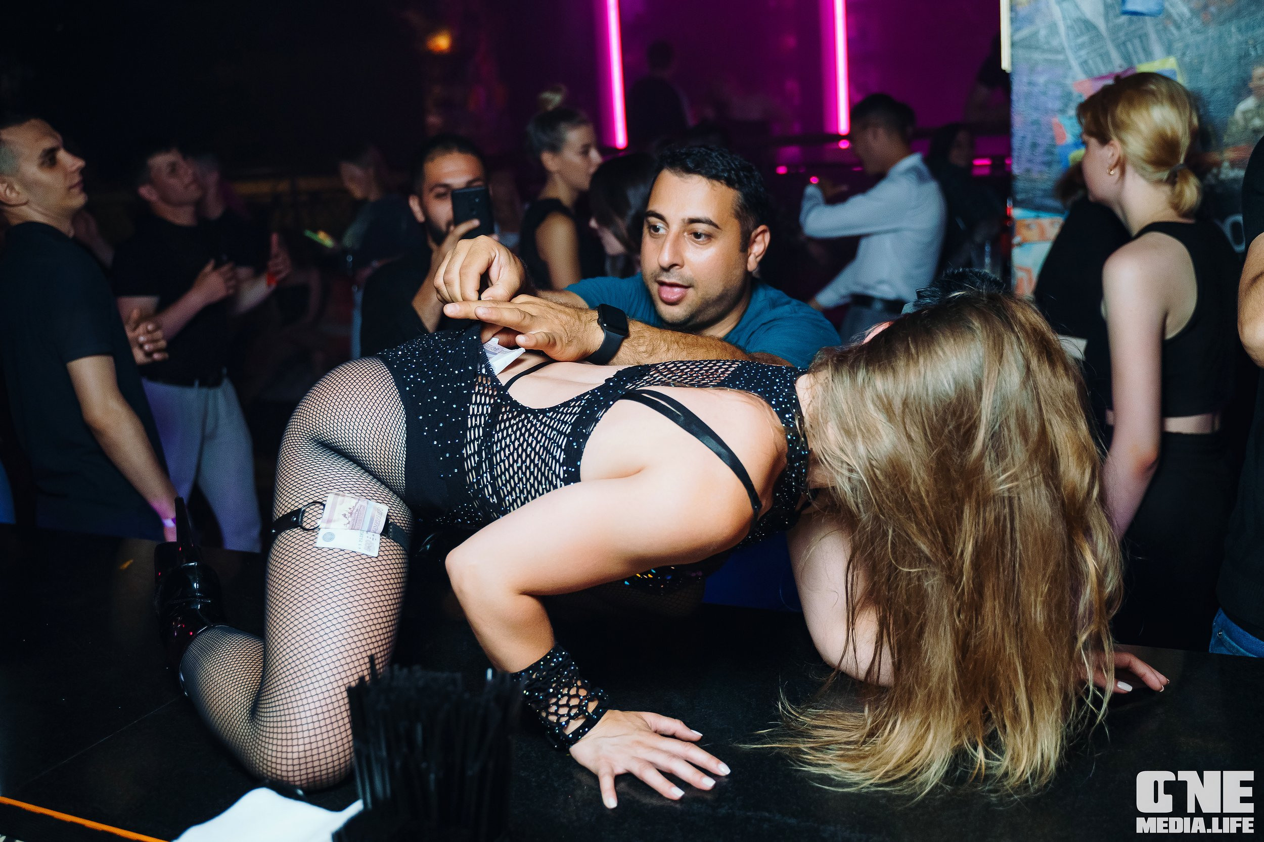 Фоторепортаж из экстрим бара XxxX. One Media Life: фоторепортажи, фотоотчеты с мероприятий и заведений