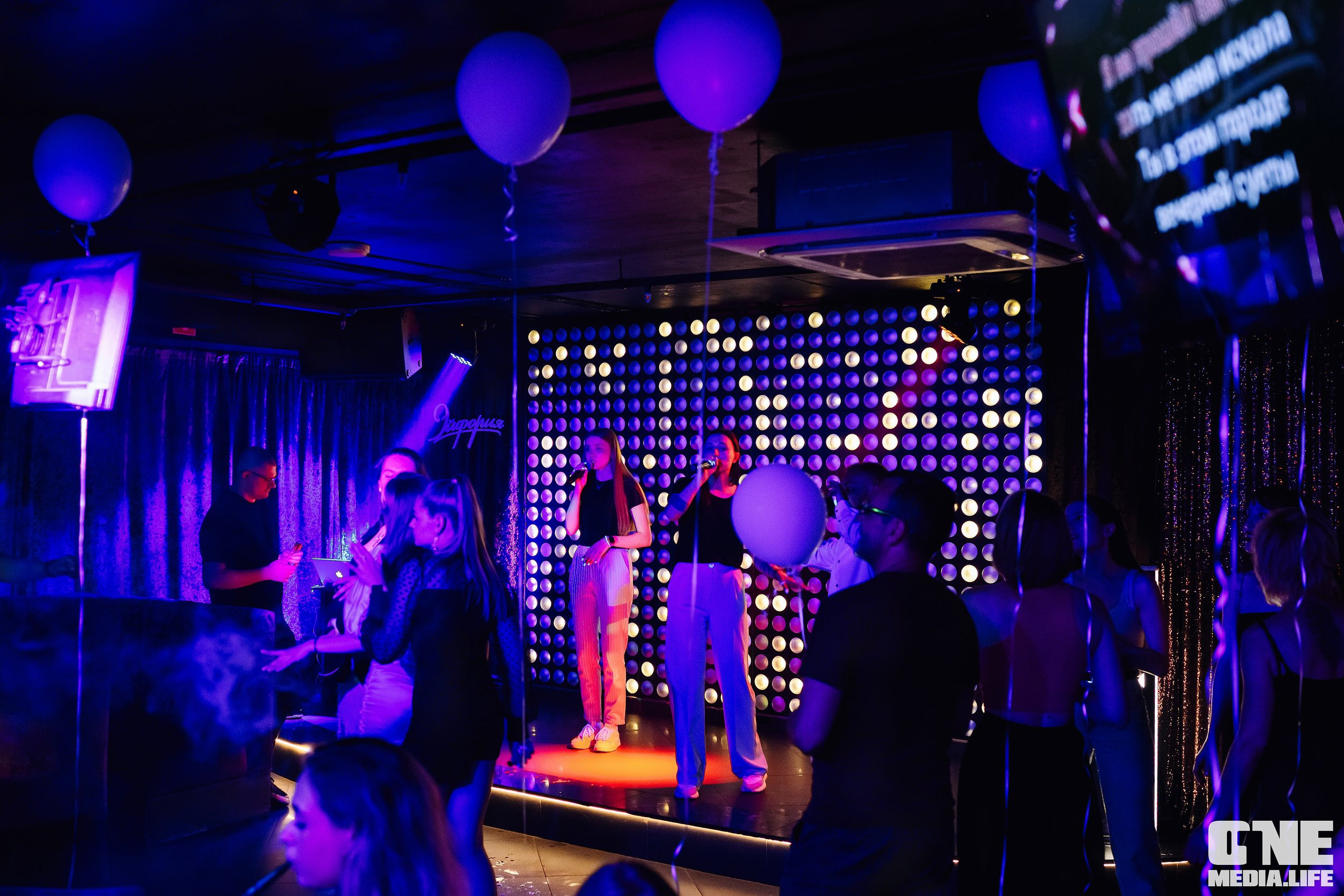 Фоторепортаж из караоке-клуба Эйфория. One Media Life: фоторепортажи, фотоотчеты с мероприятий и заведений