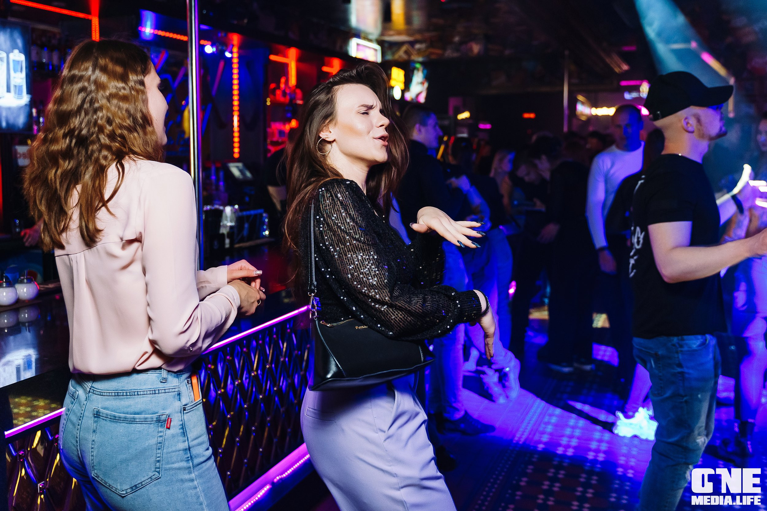 Фоторепортаж из караоке-клуба Эйфория. One Media Life: фоторепортажи, фотоотчеты с мероприятий и заведений