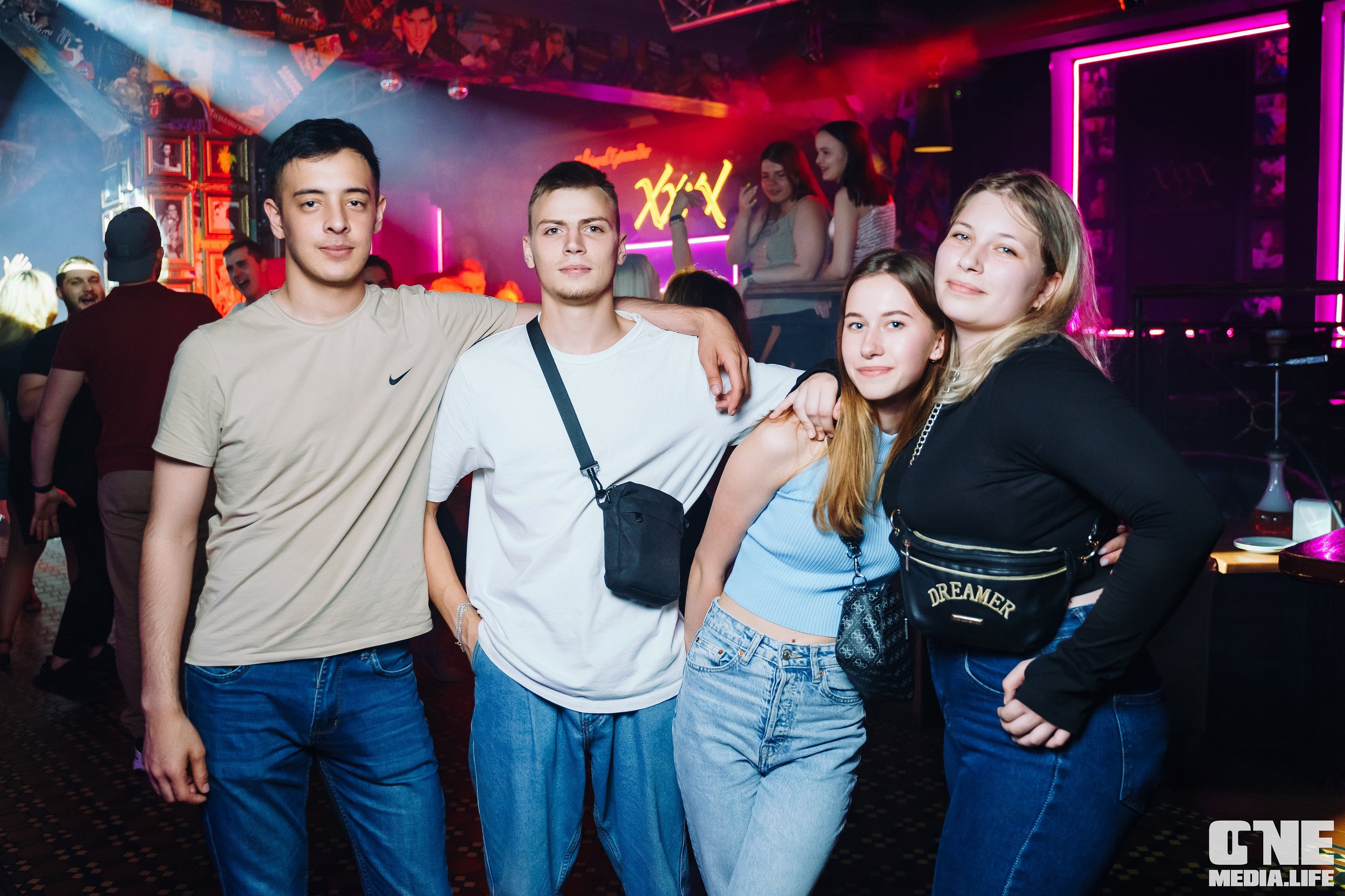 Фотоотчет из бара XxxX. One Media Life: фоторепортажи, фотоотчеты с мероприятий и заведений