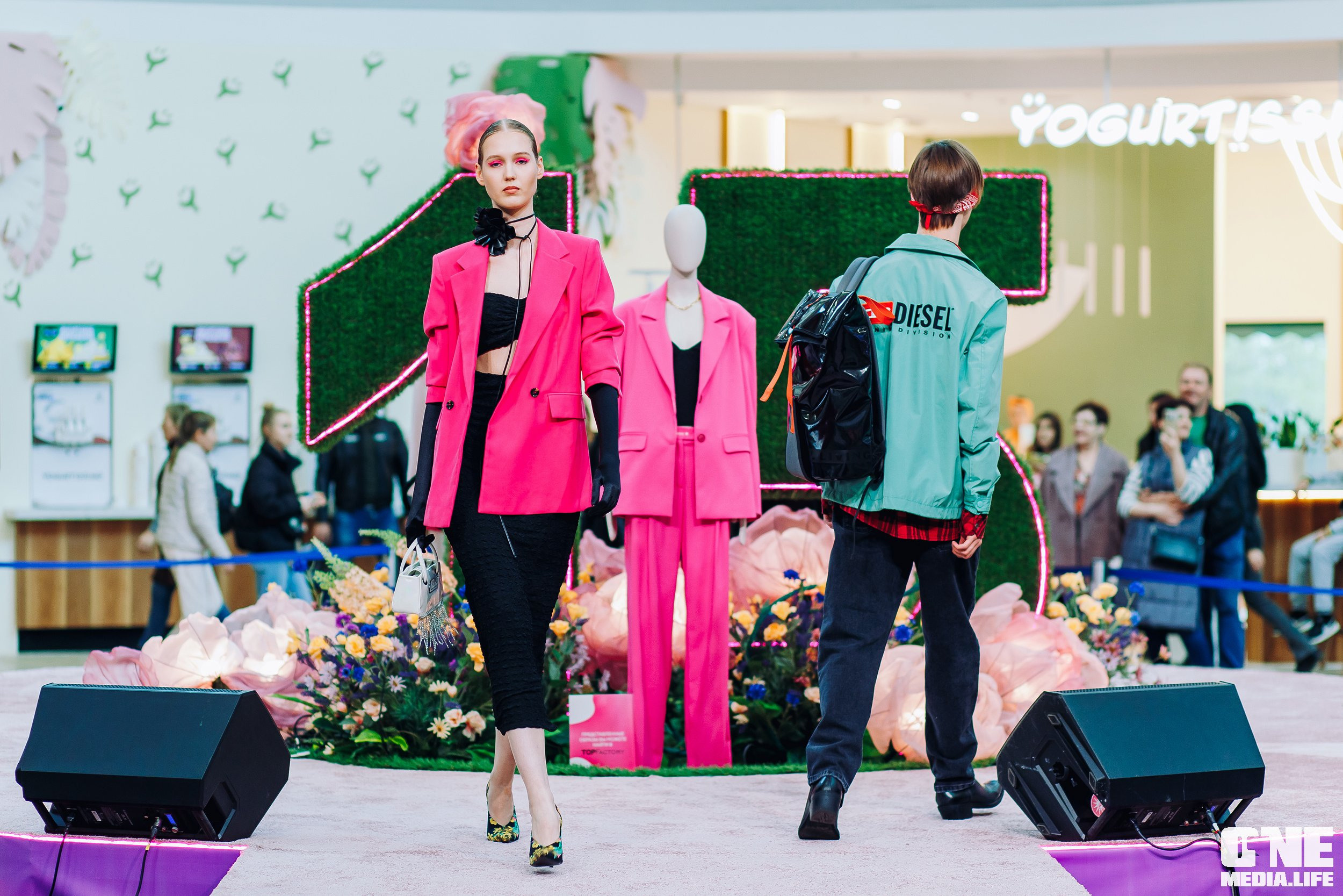 Фоторепортаж из ТРЦ Европа. One Media Life: фоторепортажи, фотоотчеты с мероприятий и заведений