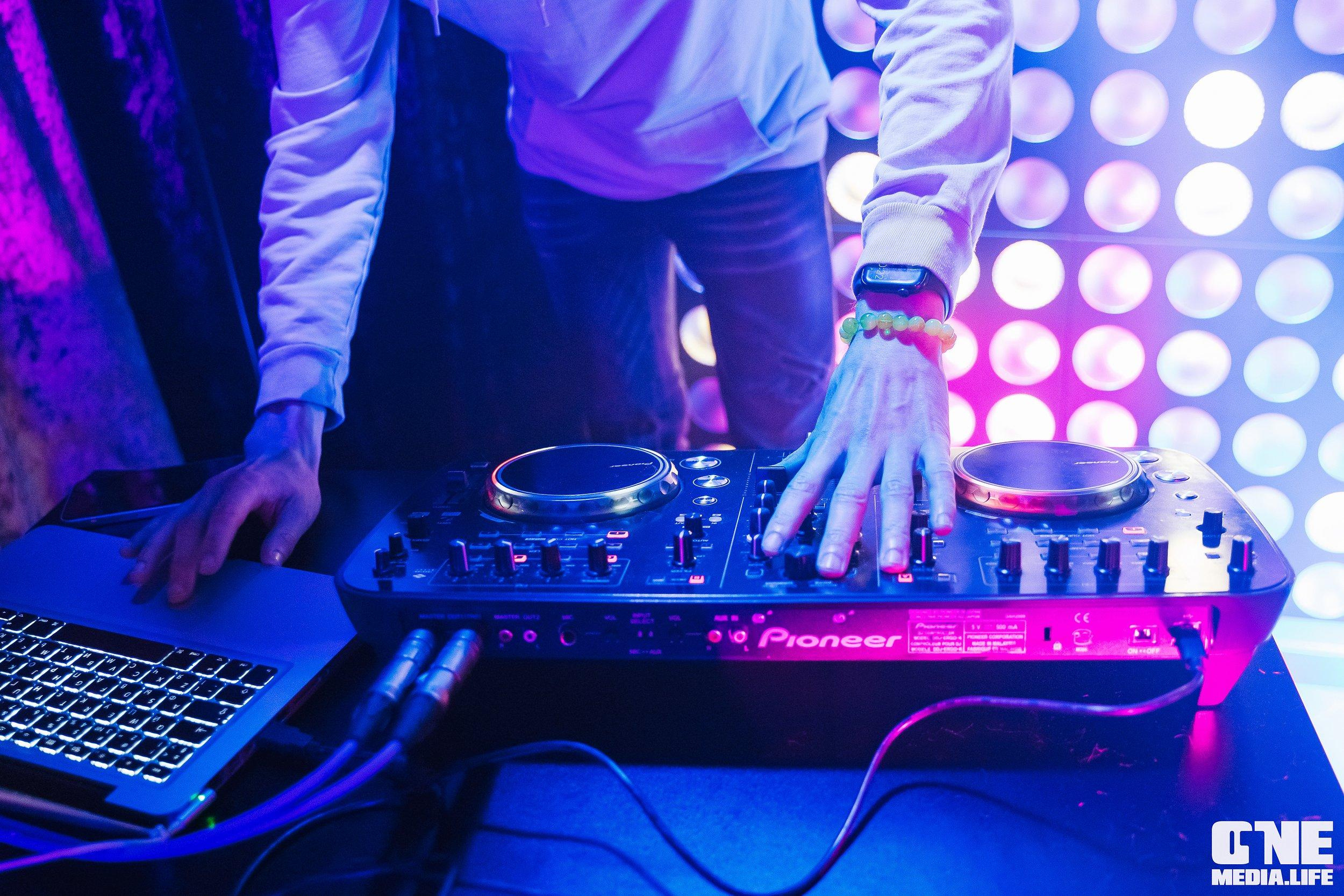 Фоторепортаж из караоке-клуба Эйфория. One Media Life: фоторепортажи, фотоотчеты с мероприятий и заведений