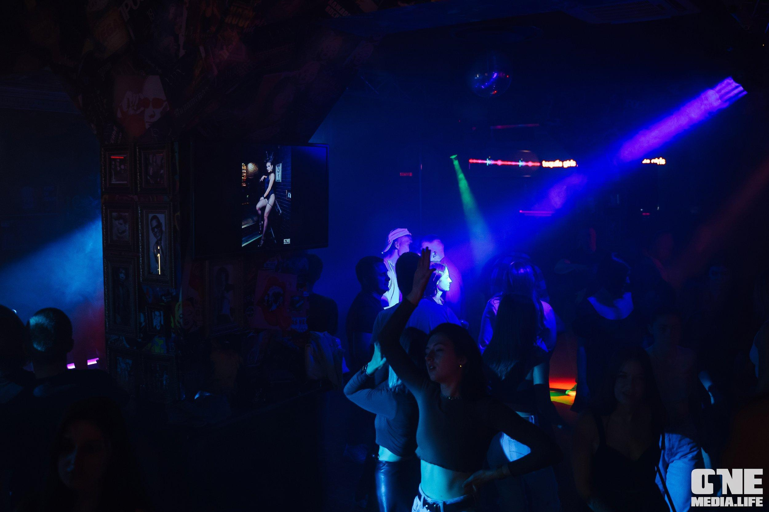 Фотоотчет из бара XxxX. One Media Life: фоторепортажи, фотоотчеты с мероприятий и заведений