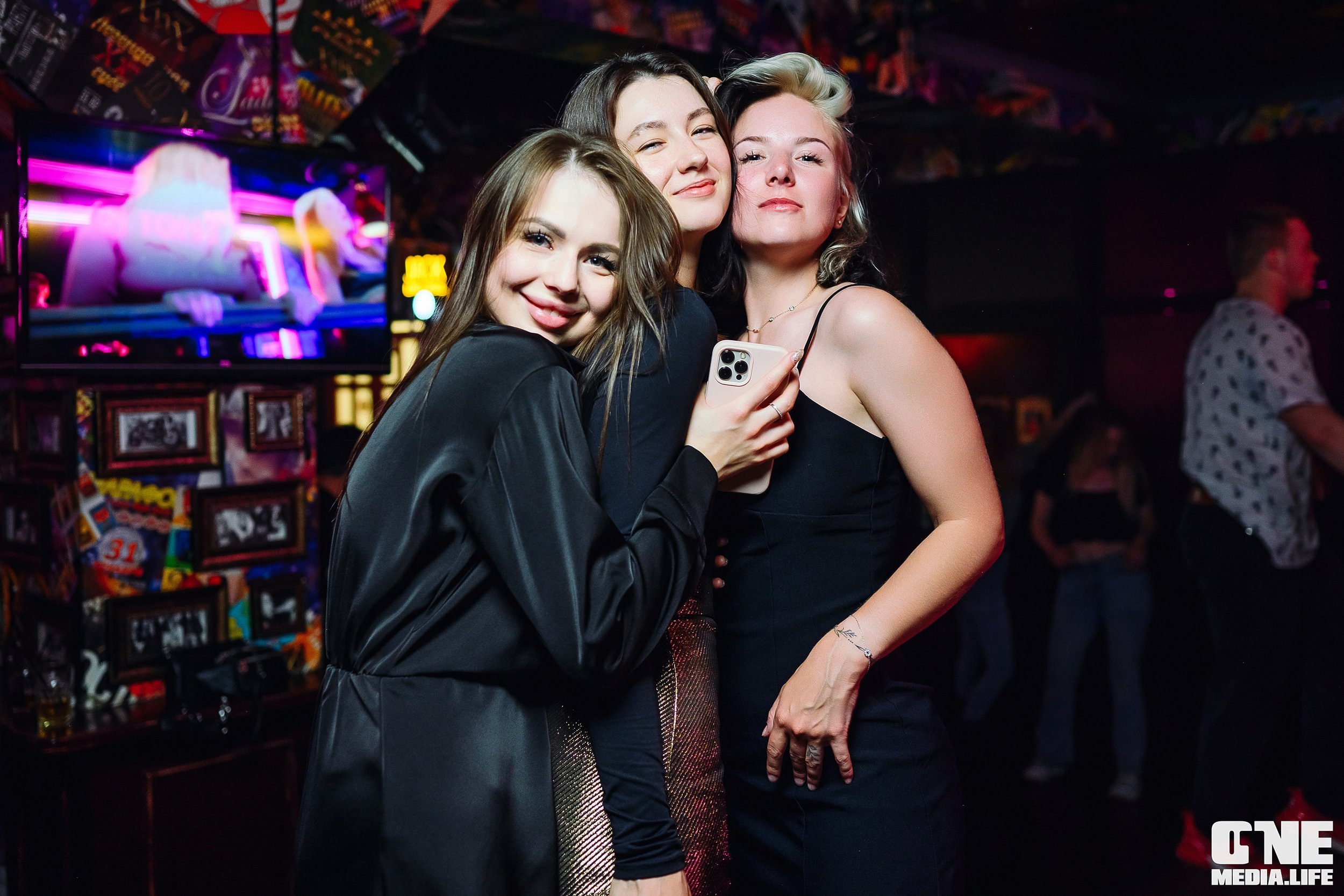 Фоторепортаж из экстрим бара XxxX. One Media Life: фоторепортажи, фотоотчеты с мероприятий и заведений