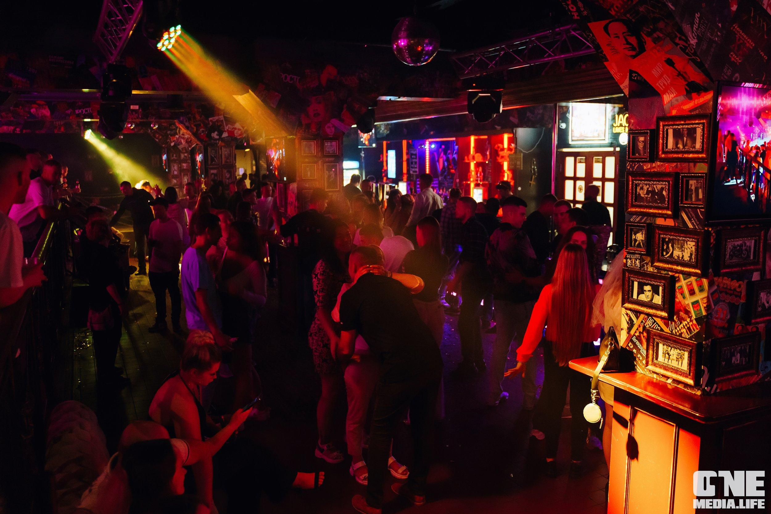 Фоторепортаж из экстрим бара XxxX. One Media Life: фоторепортажи, фотоотчеты с мероприятий и заведений