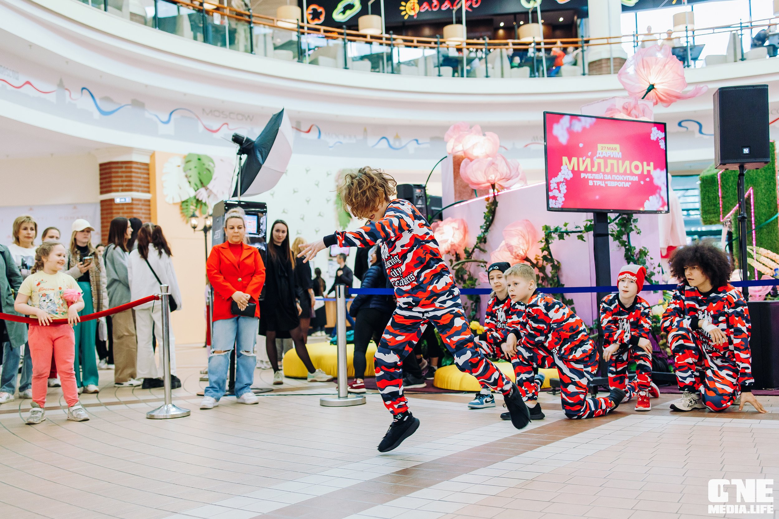 Фоторепортаж из ТРЦ Европа. One Media Life: фоторепортажи, фотоотчеты с мероприятий и заведений