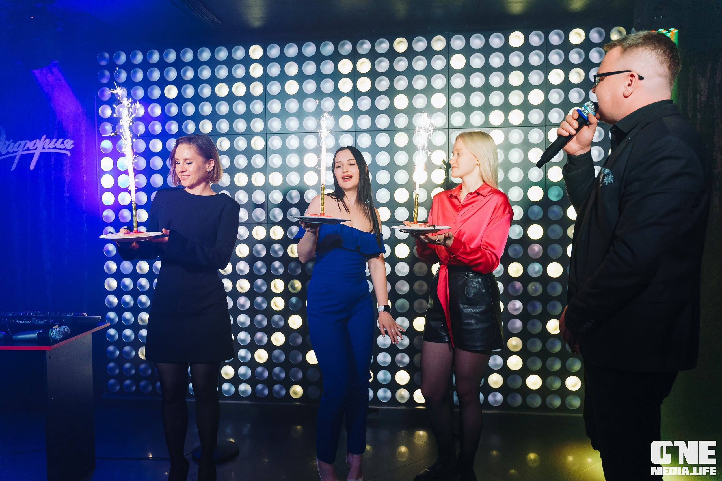 Фоторепортаж из караоке-клуба Эйфория. One Media Life: фоторепортажи, фотоотчеты с мероприятий и заведений