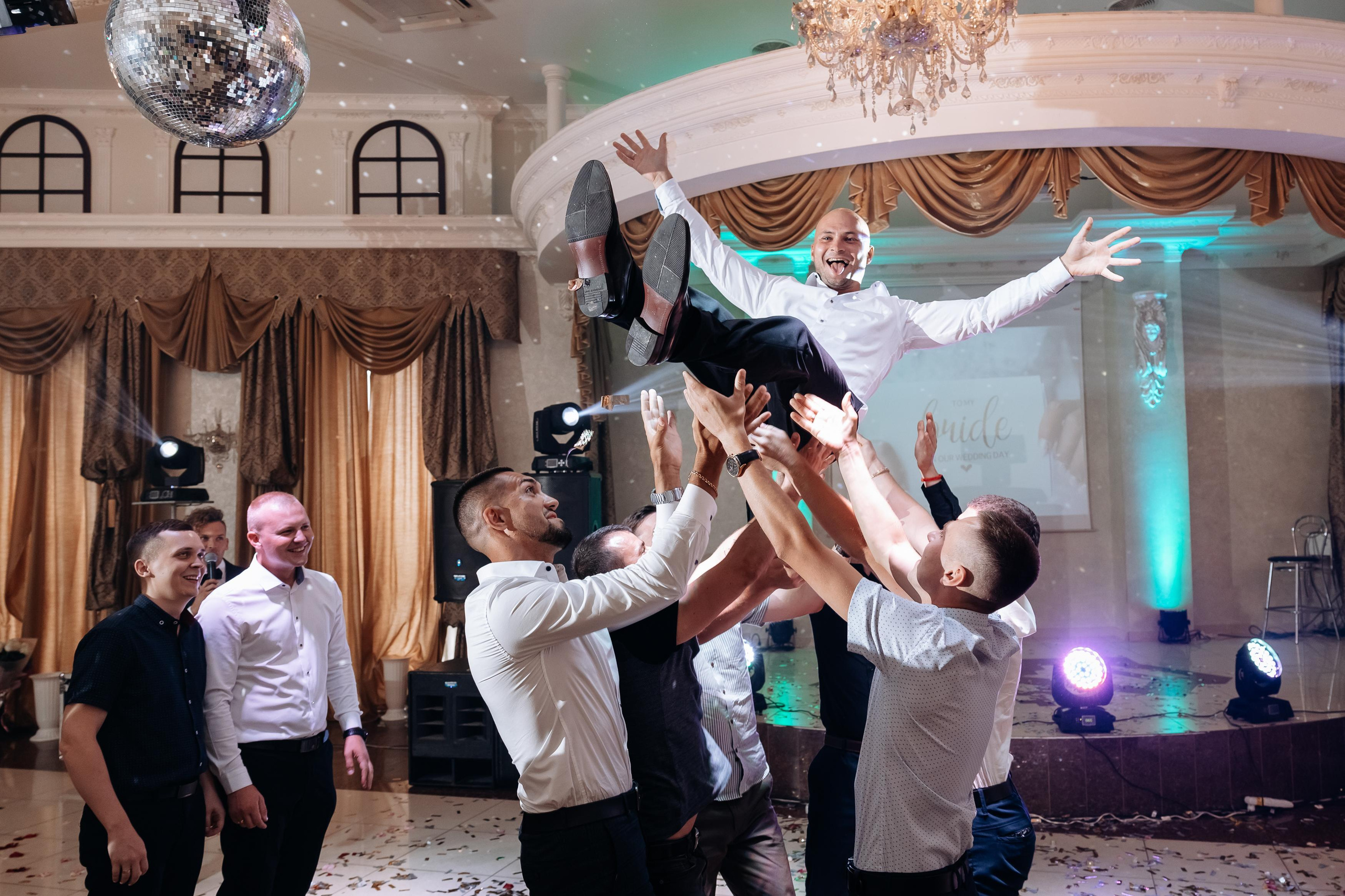 Свадебная фотосессия в басейне. Свадебный фотограф Луганск Андрей Кийко Краснодар