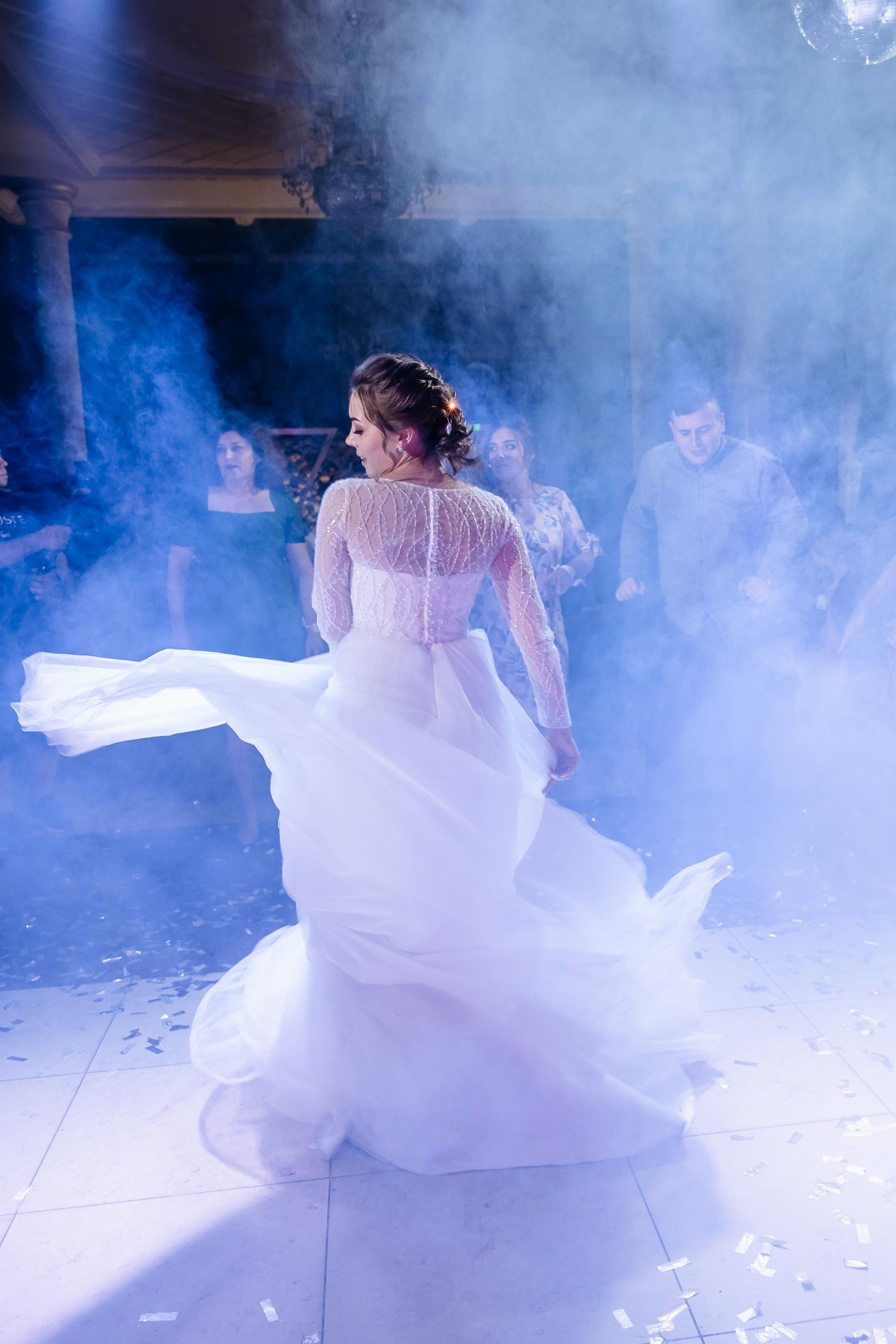 Свадебная фотосессия в басейне. Свадебный фотограф Луганск Андрей Кийко Краснодар