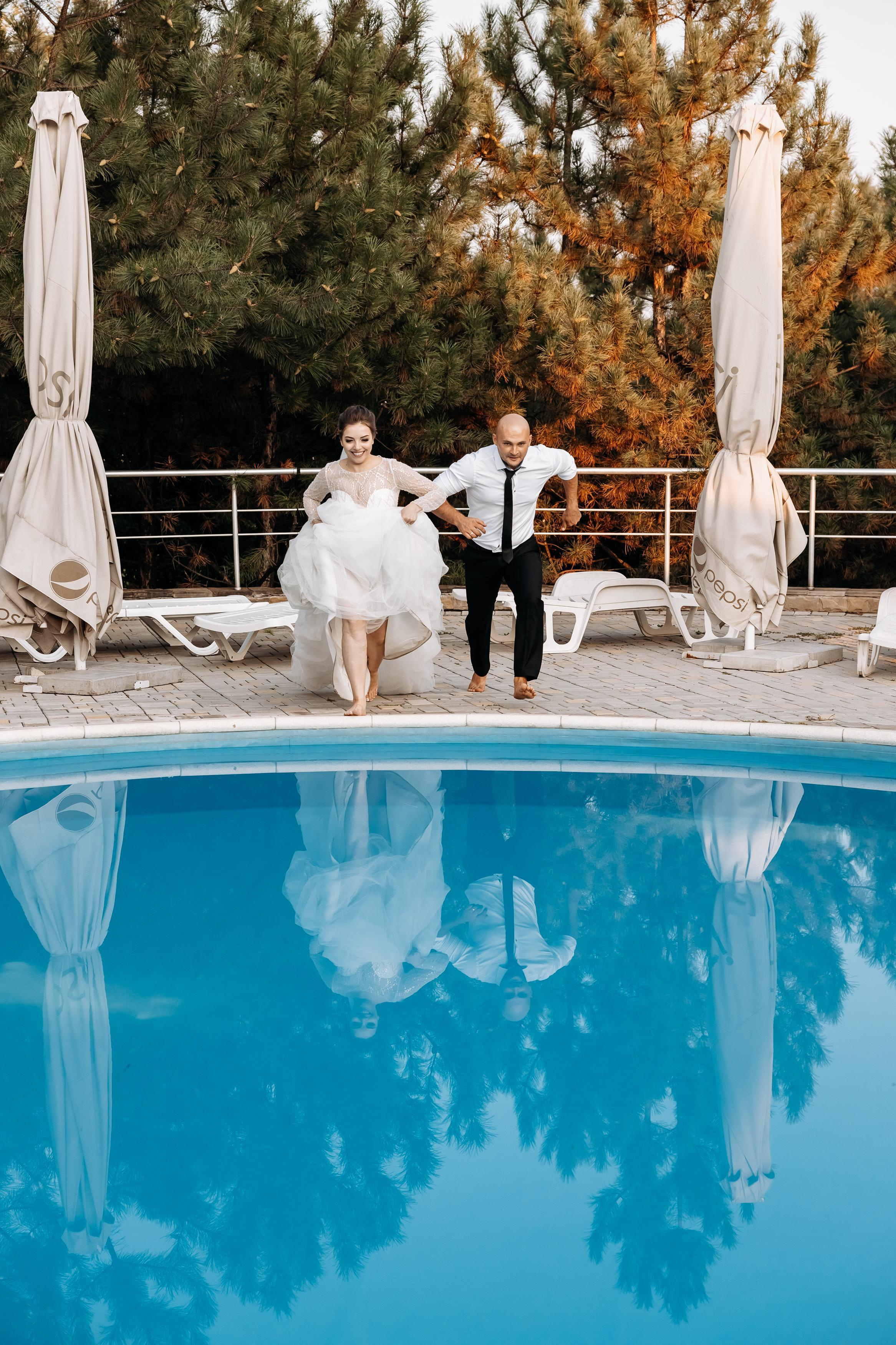 Свадебная фотосессия в басейне. Свадебный фотограф Луганск Андрей Кийко Краснодар