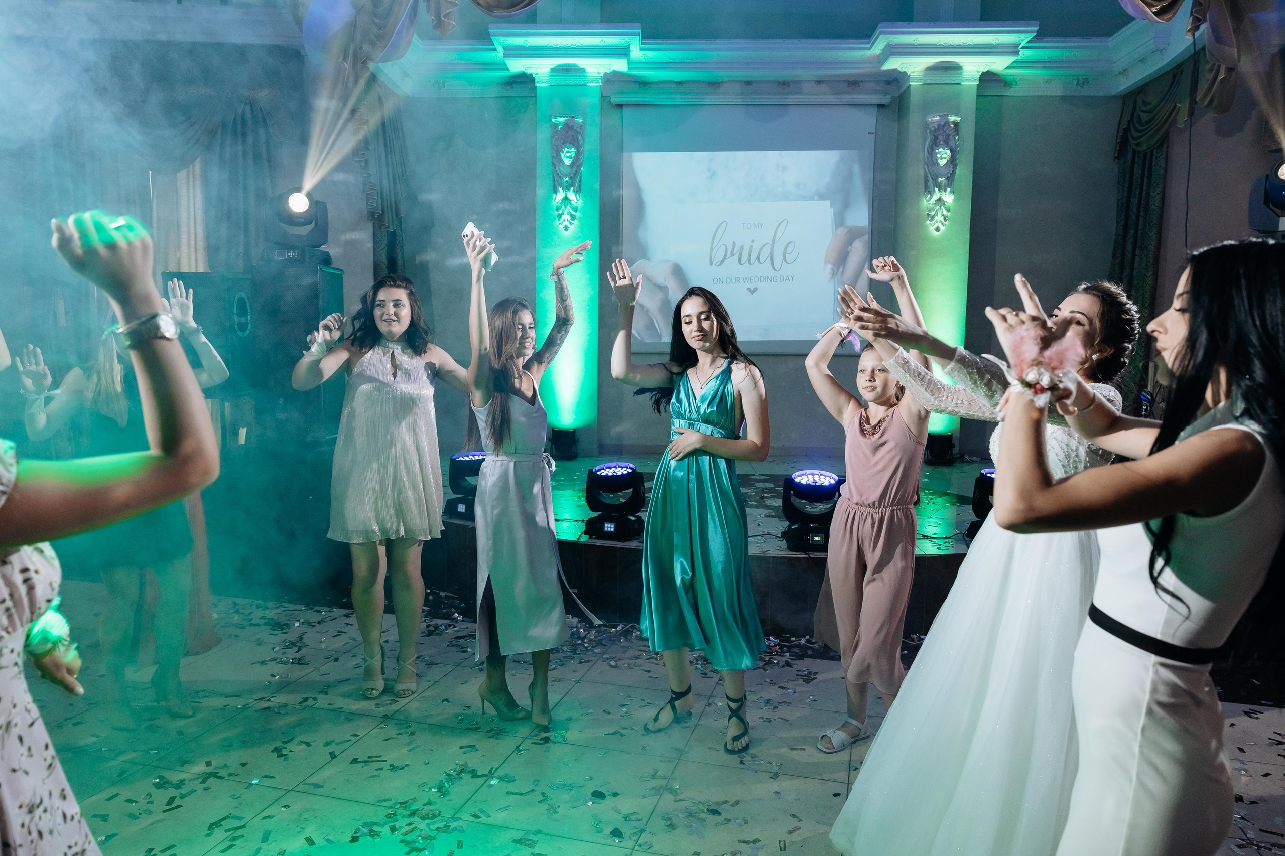 Свадебная фотосессия в басейне. Свадебный фотограф Луганск Андрей Кийко Краснодар