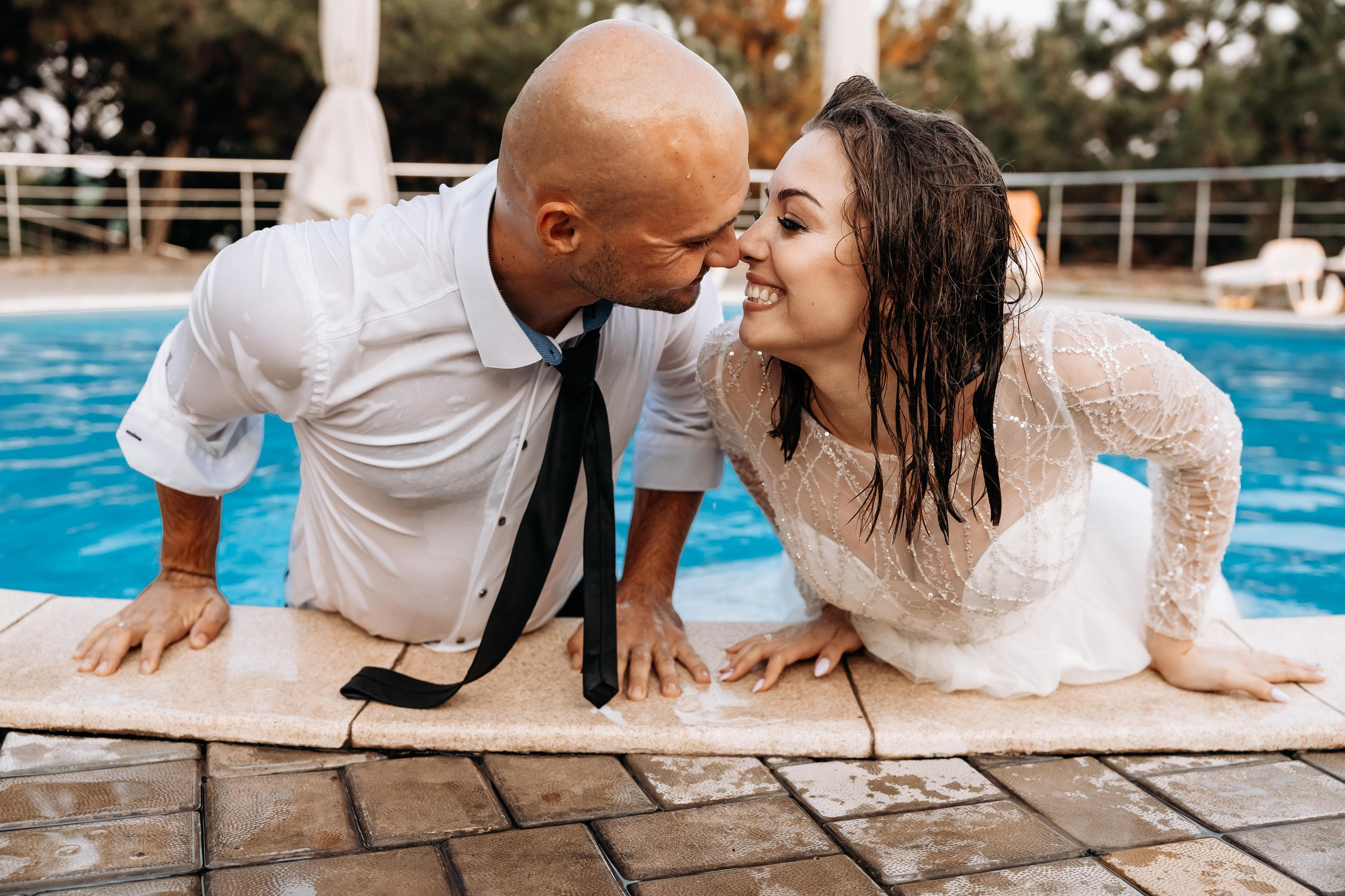 Свадебная фотосессия в басейне. Свадебный фотограф Луганск Андрей Кийко Краснодар
