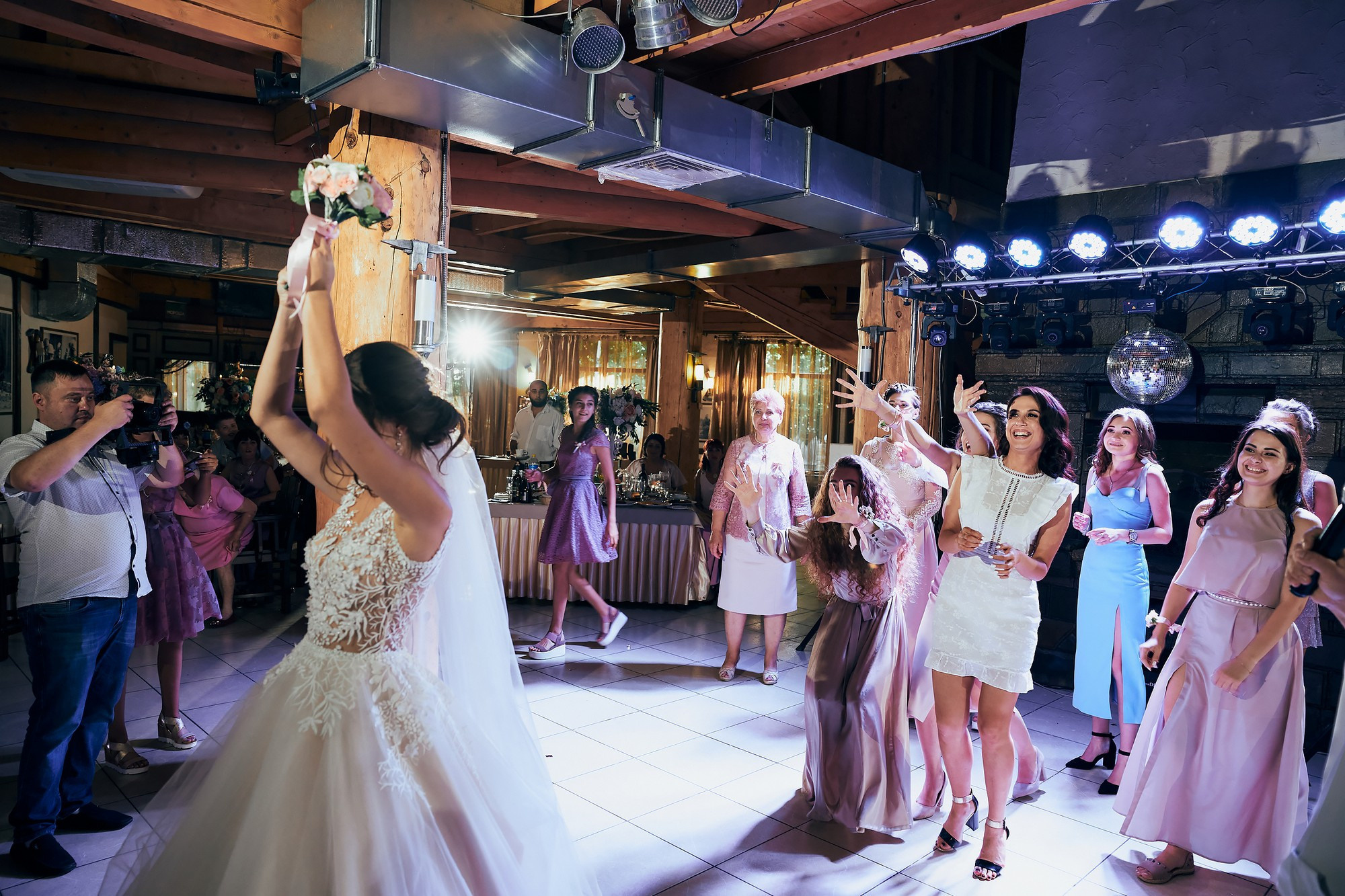 Отрываемся на свадьбе по полной). Свадебный фотограф Луганск Андрей Кийко Краснодар