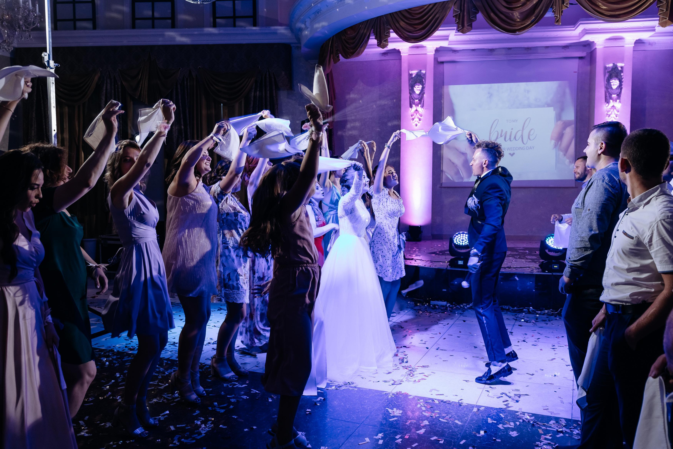 Свадебная фотосессия в басейне. Свадебный фотограф Луганск Андрей Кийко Краснодар