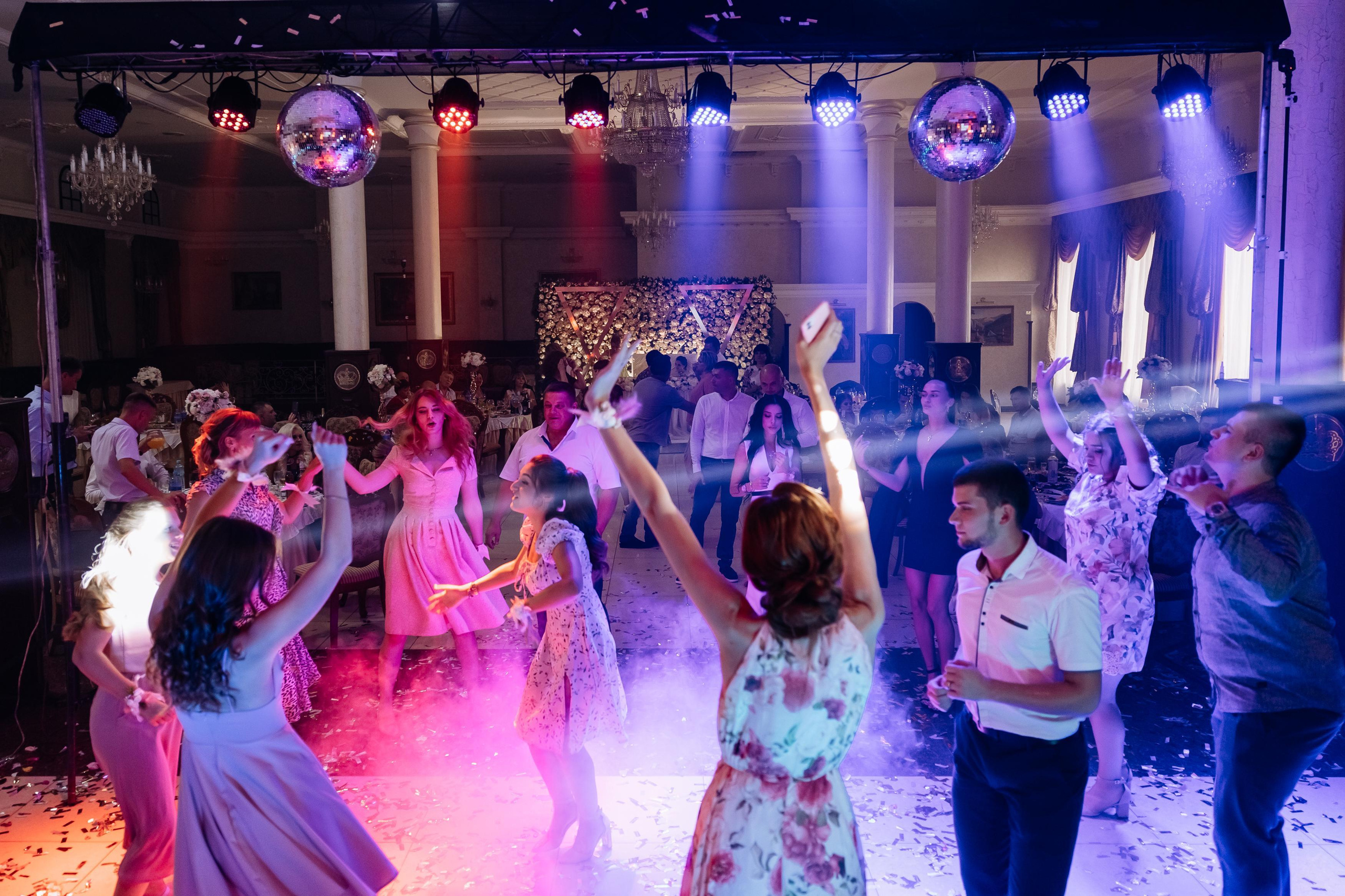 Свадебная фотосессия в басейне. Свадебный фотограф Луганск Андрей Кийко Краснодар