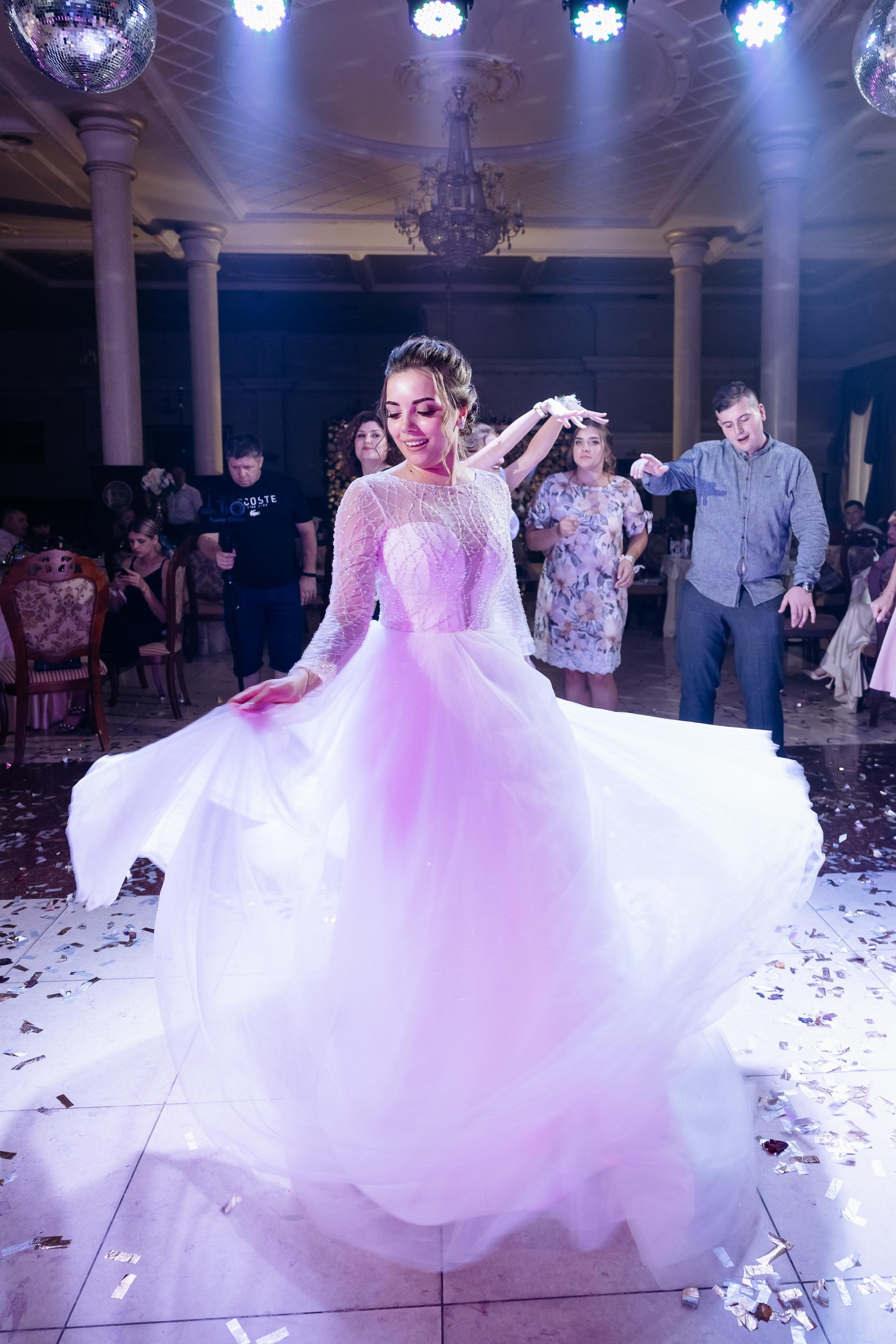 Свадебная фотосессия в басейне. Свадебный фотограф Луганск Андрей Кийко Краснодар