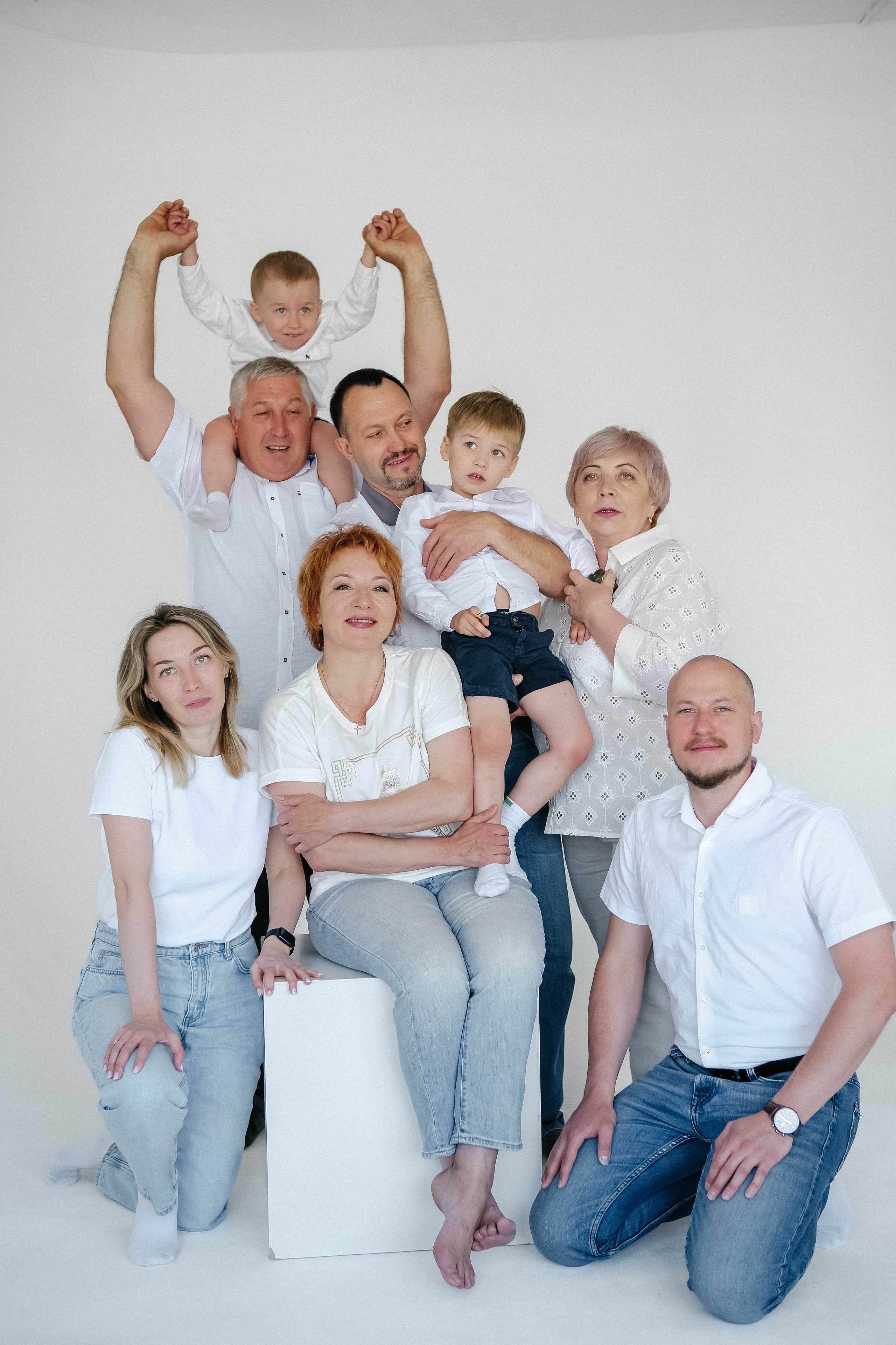 Большая семейная фотосессия из 8 человек. Главная