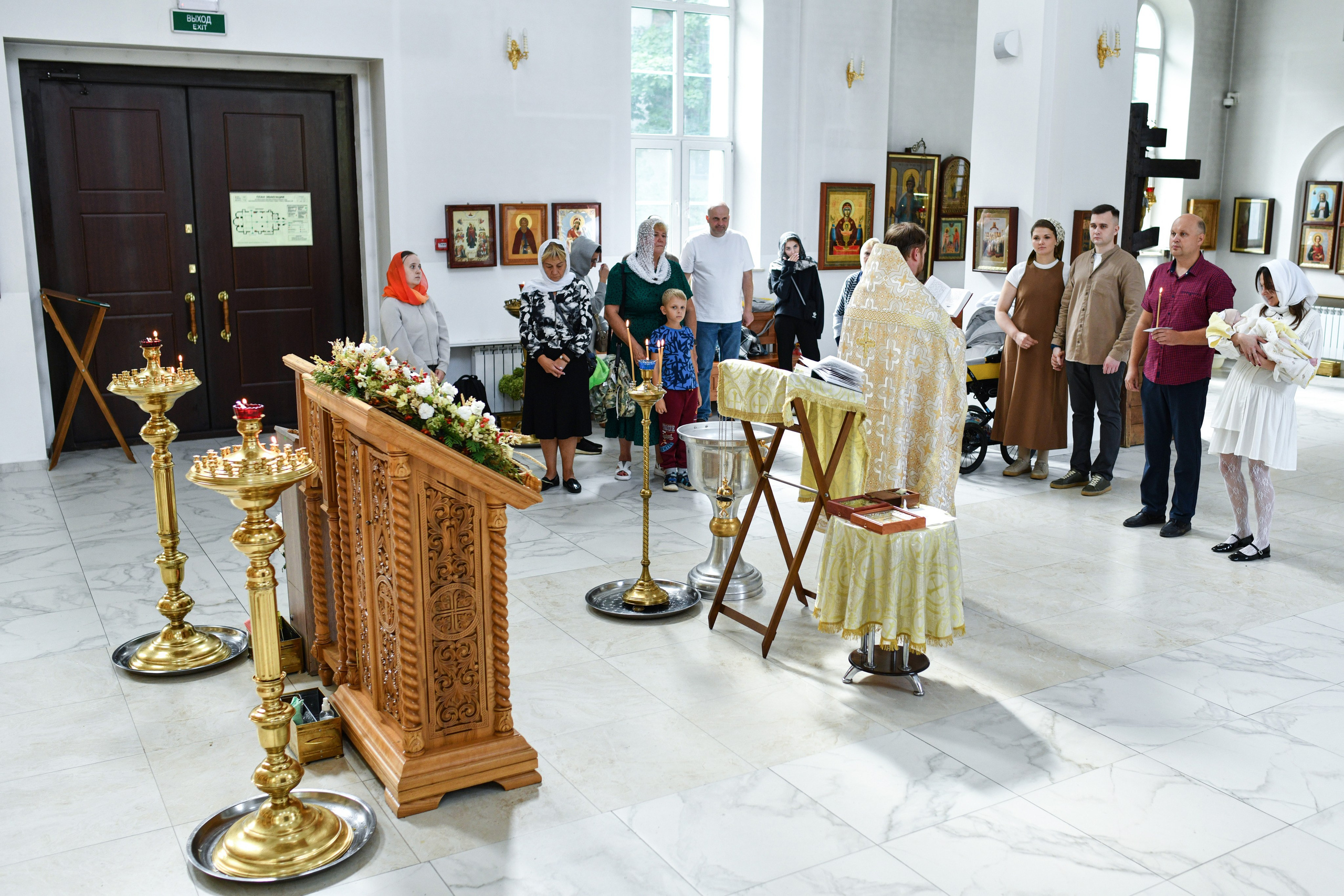 Крещение Марии в Алтуфьево. Фотограф Крещения и Венчания в Москве и МО