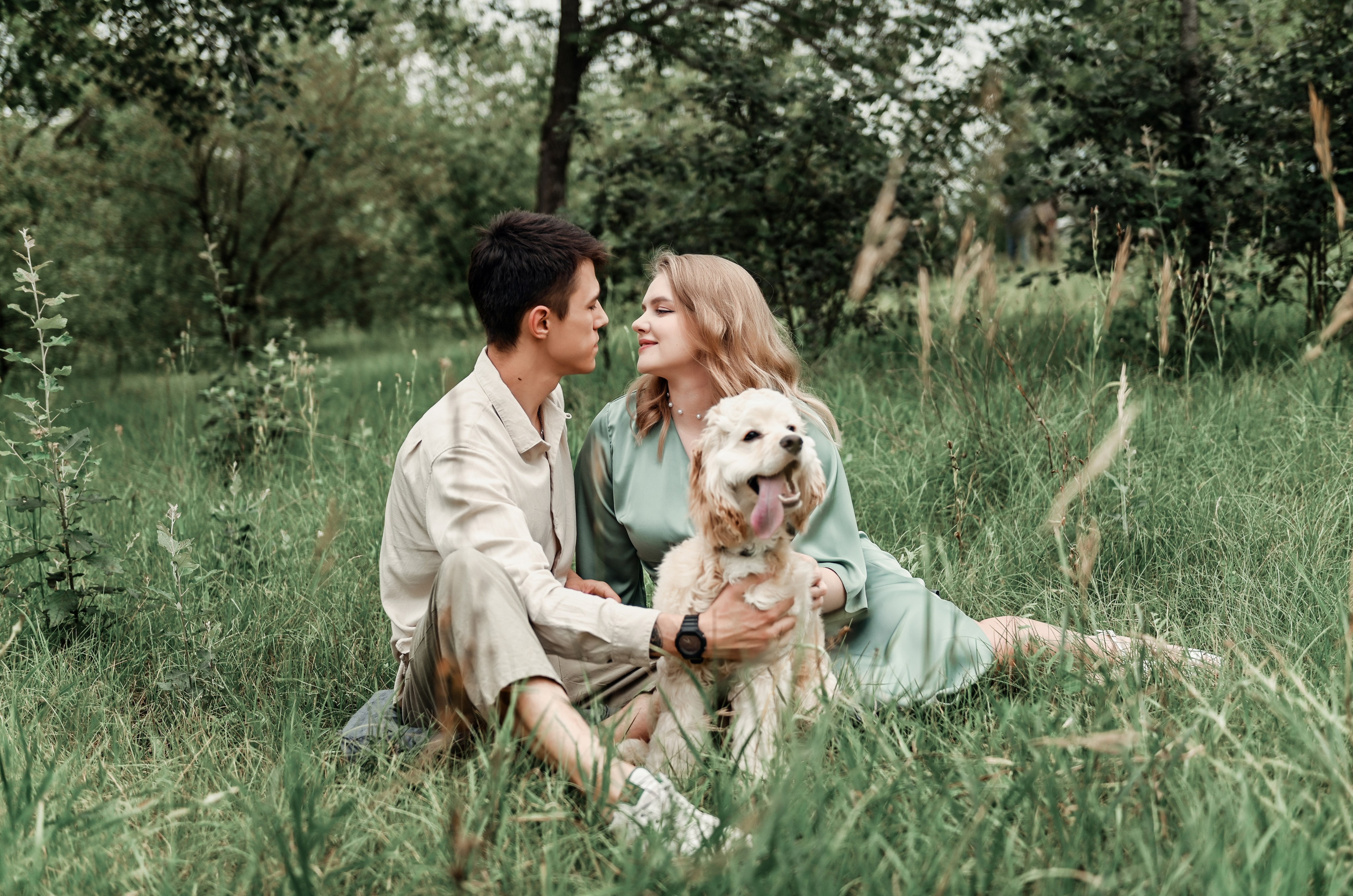 Love story прогулка вместе с песиком))). Свадебный, семейный, детский, контент фотограф в Омске Максим Ильин