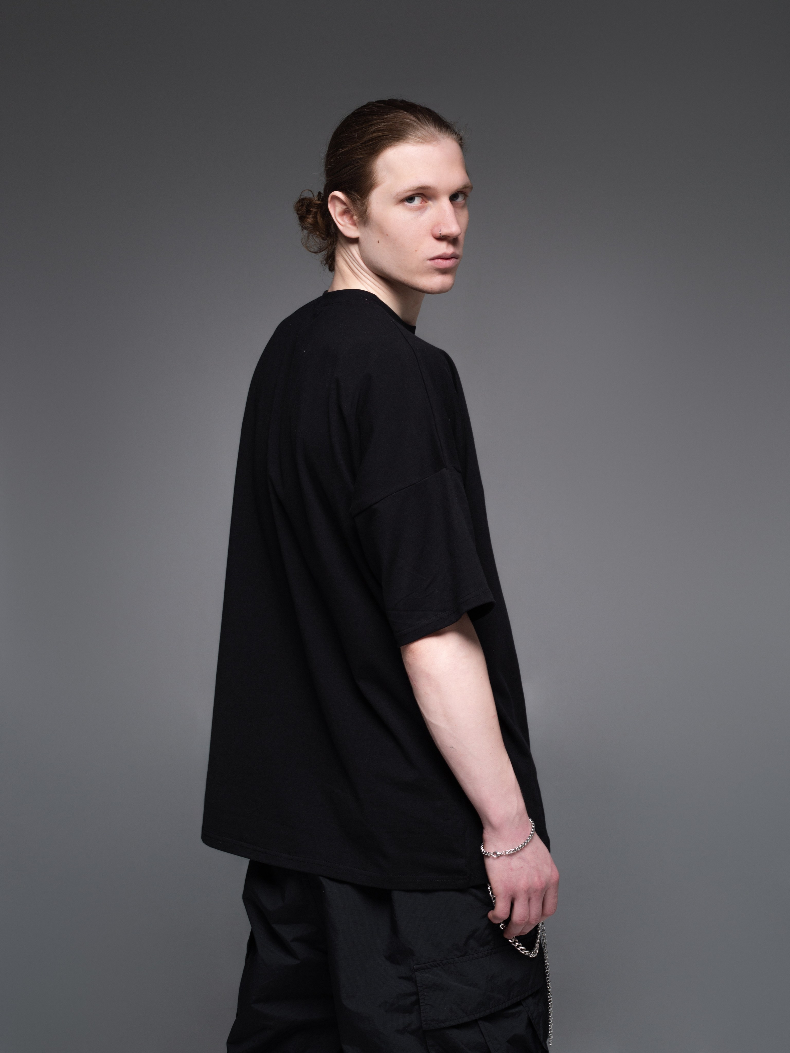 КАТАЛОГ | серый фон. RUNA production — стильные съемки для брендов