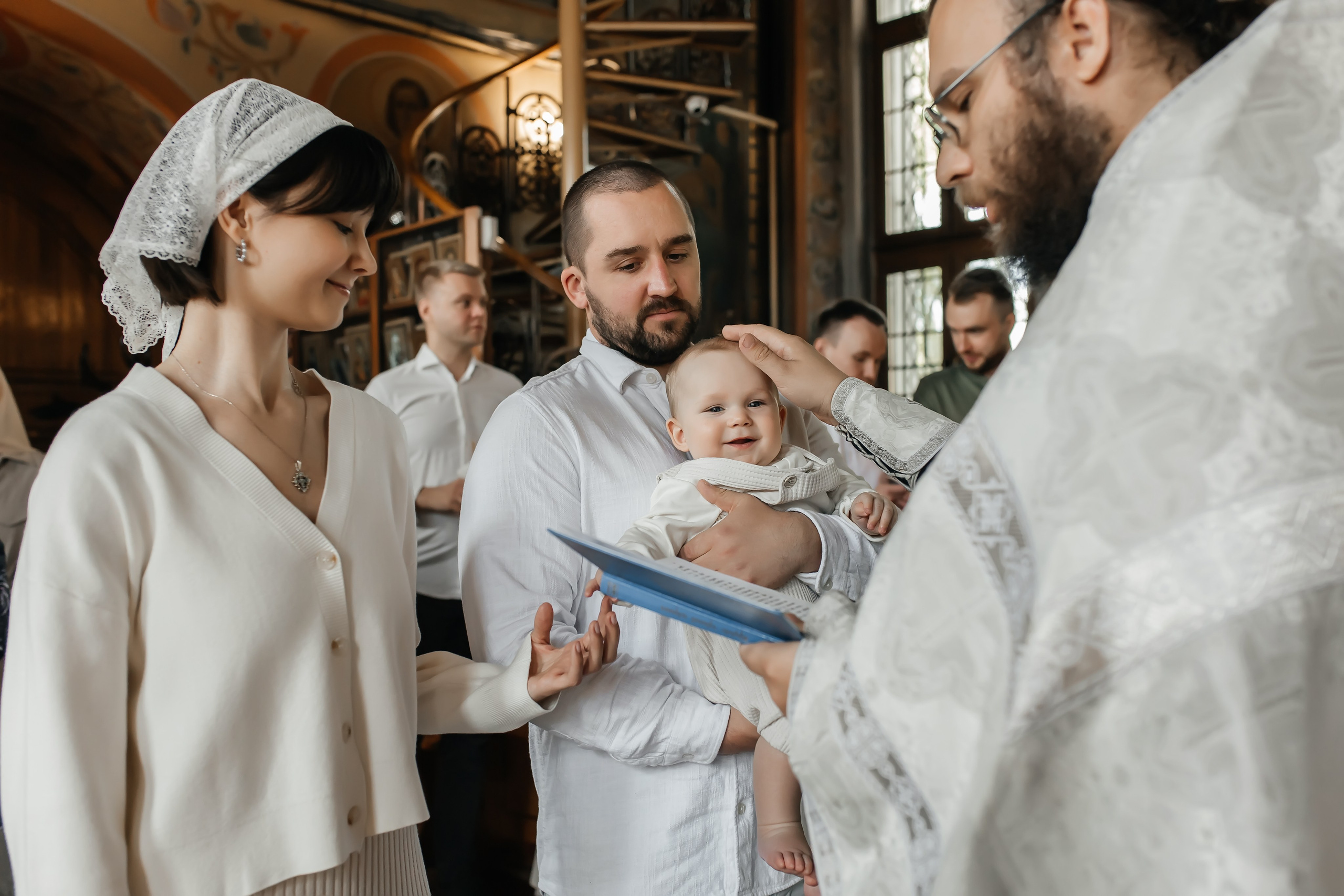 Крещение Артемия в Храме Николая Чудотворца в Ангелово. Фотограф на крещение и венчание Москва  Надежда Баланина
