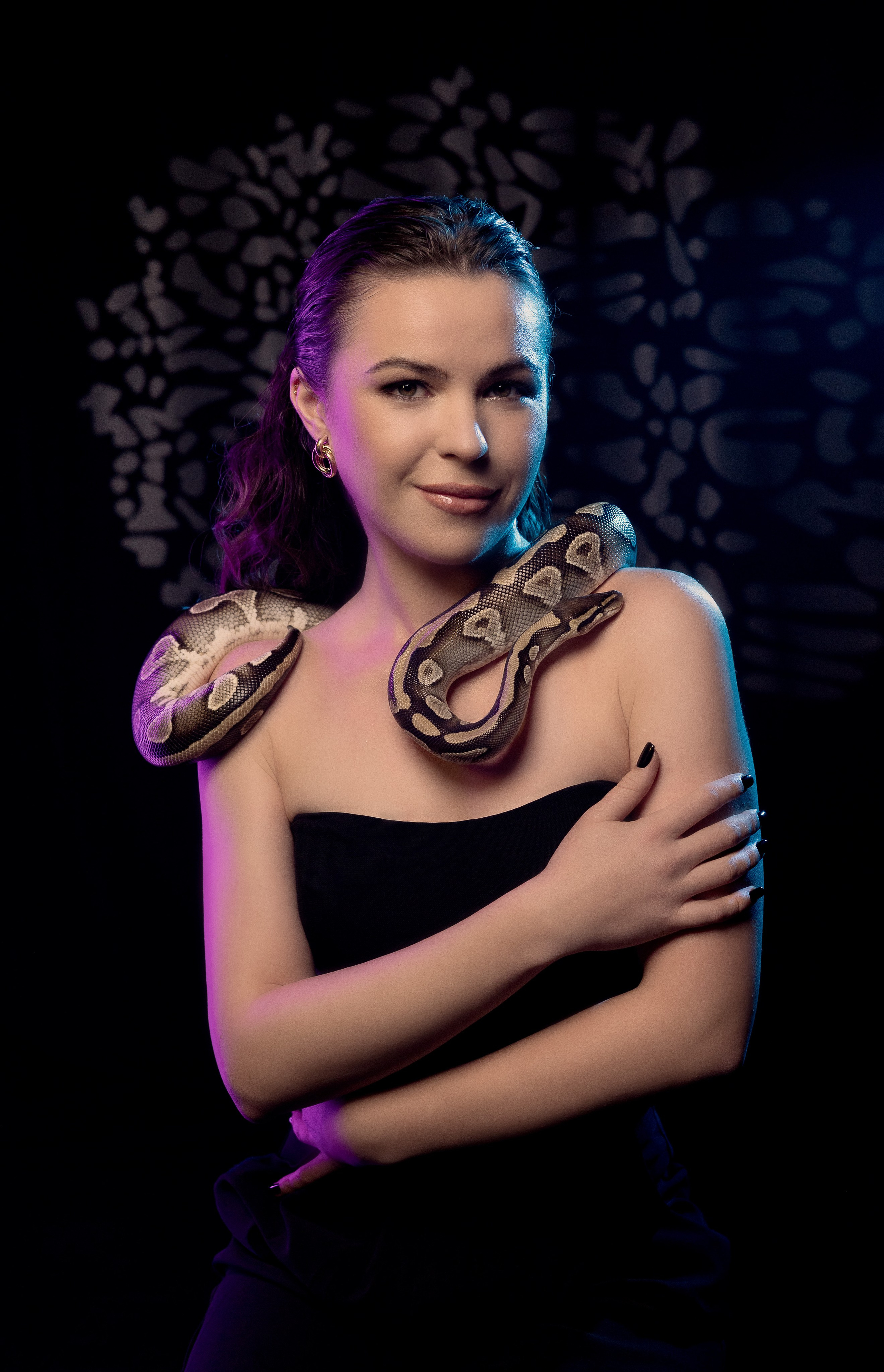Виктория. Фотосессия в студии со змеей. Портретный фотограф Панферова Регина г. Санкт-Петербург, г. Казань