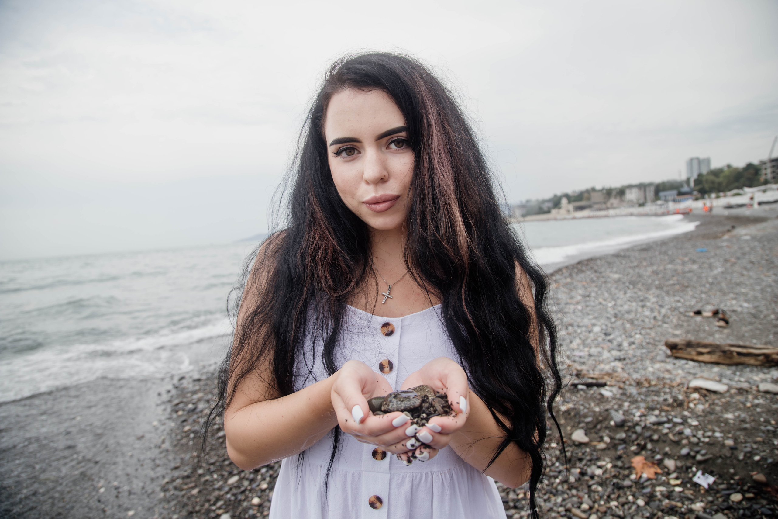 Портретная фотосессия для Арины на пляже. Свадебный, семейный, детский фотограф в Сочи Виолетта Александрова