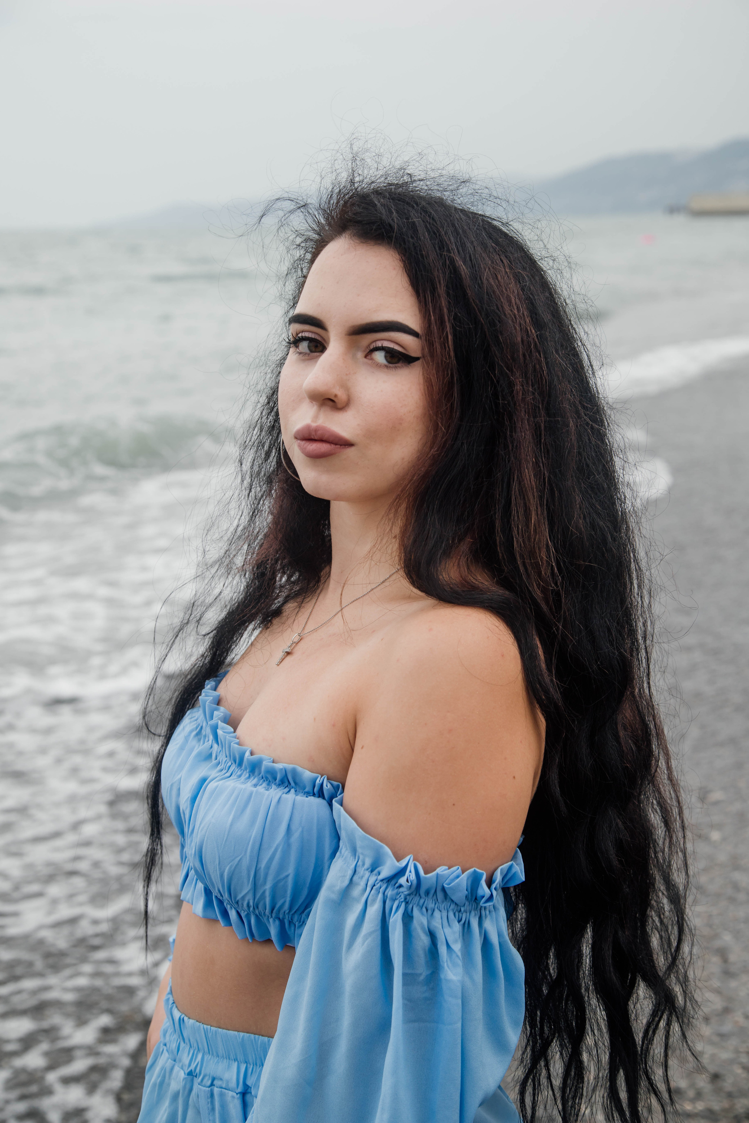 Портретная фотосессия для Арины на пляже. Свадебный, семейный, детский фотограф в Сочи Виолетта Александрова