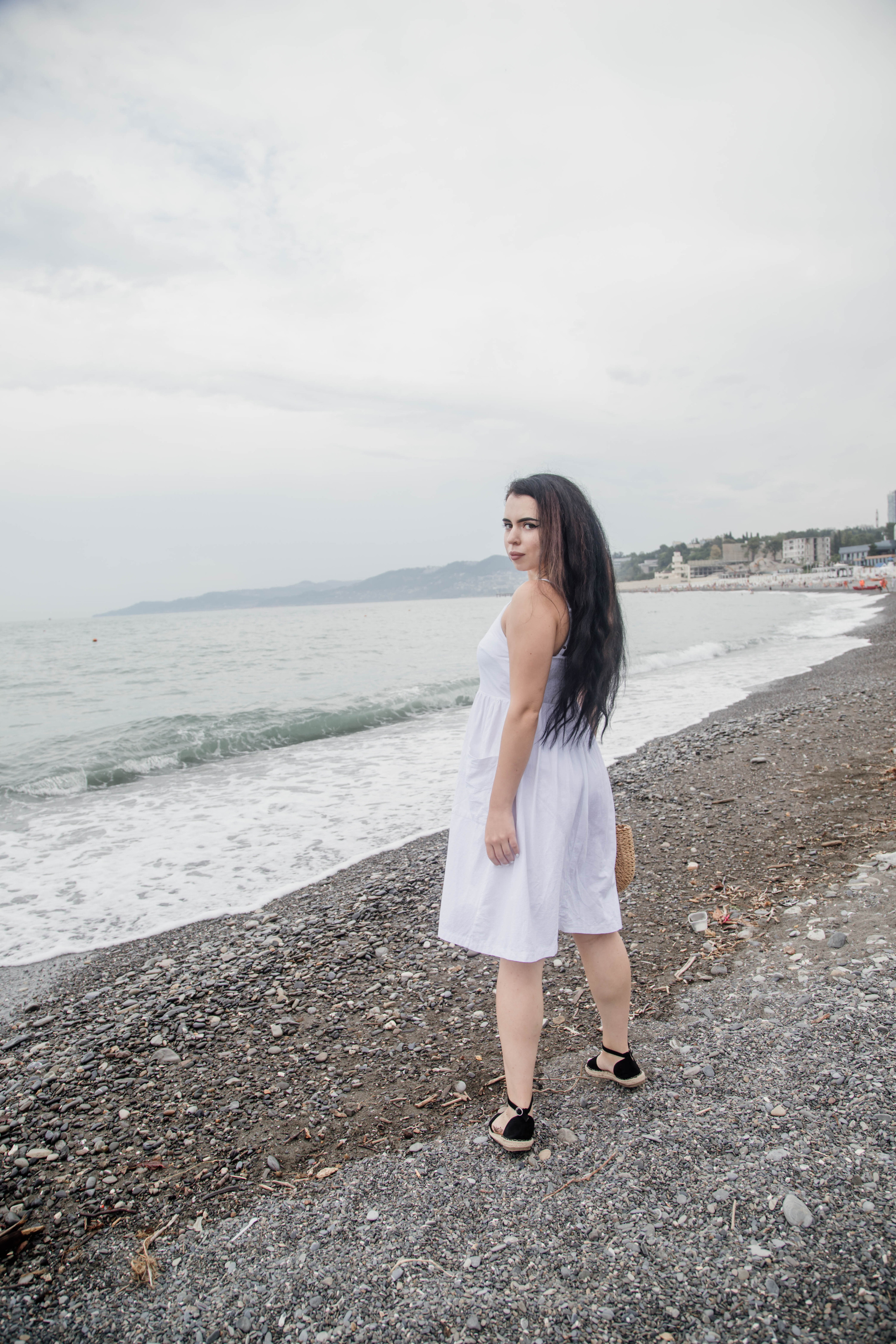 Портретная фотосессия для Арины на пляже. Свадебный, семейный, детский фотограф в Сочи Виолетта Александрова