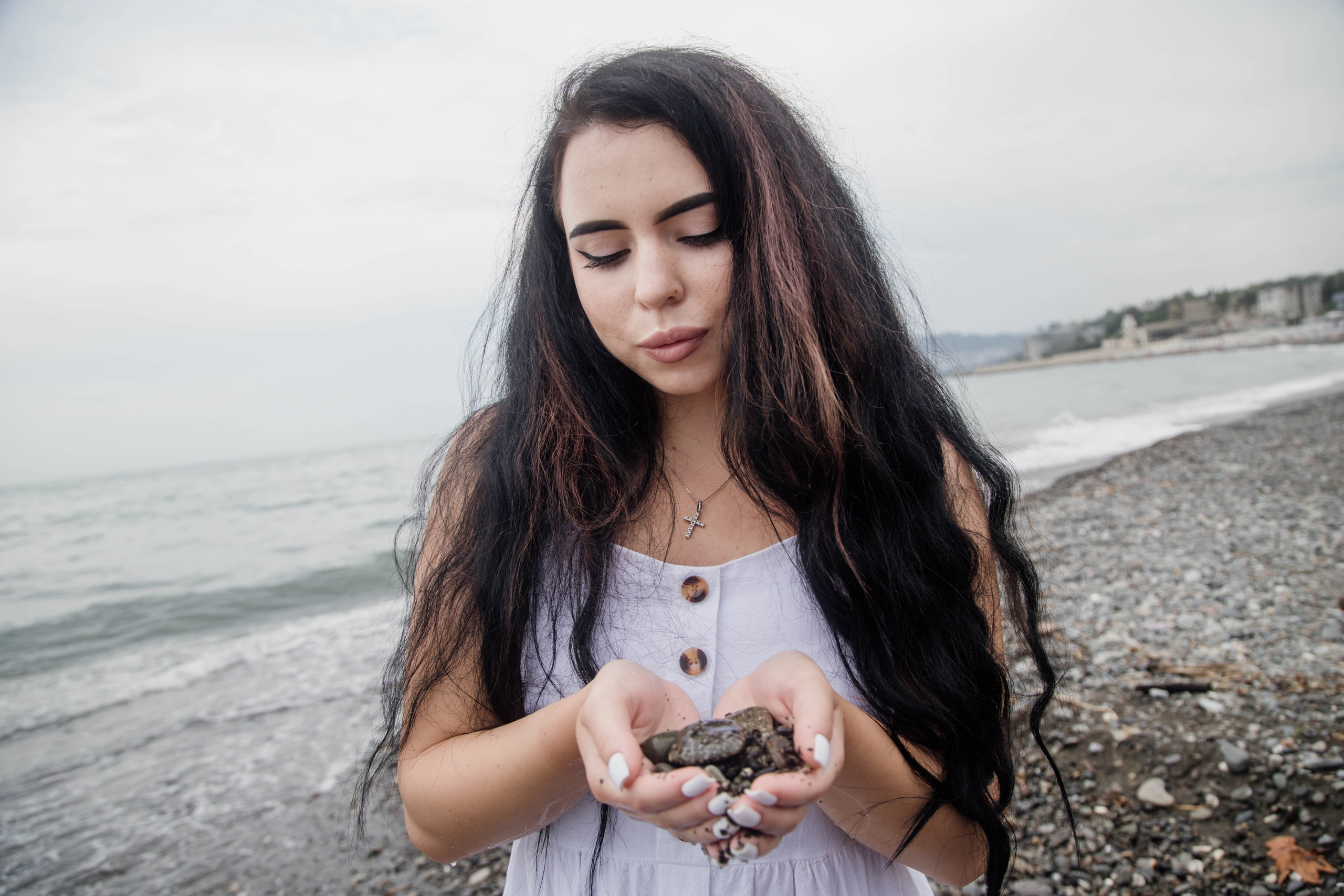 Портретная фотосессия для Арины на пляже. Свадебный, семейный, детский фотограф в Сочи Виолетта Александрова