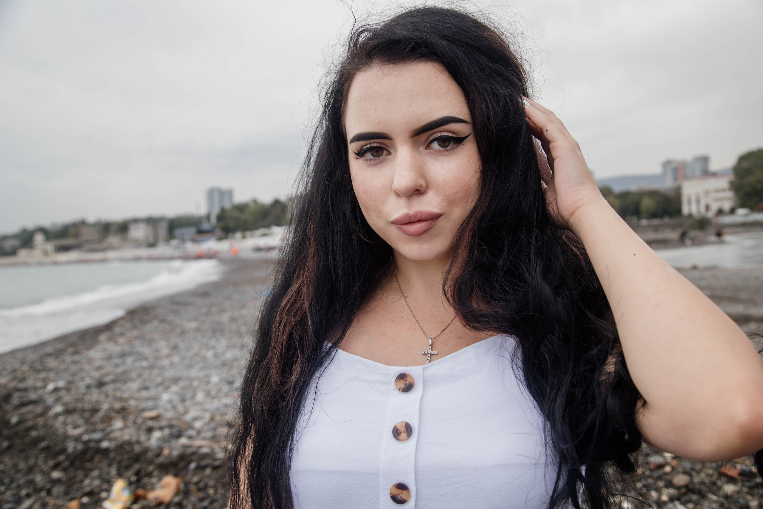 Портретная фотосессия для Арины на пляже. Свадебный, семейный, детский фотограф в Сочи Виолетта Александрова