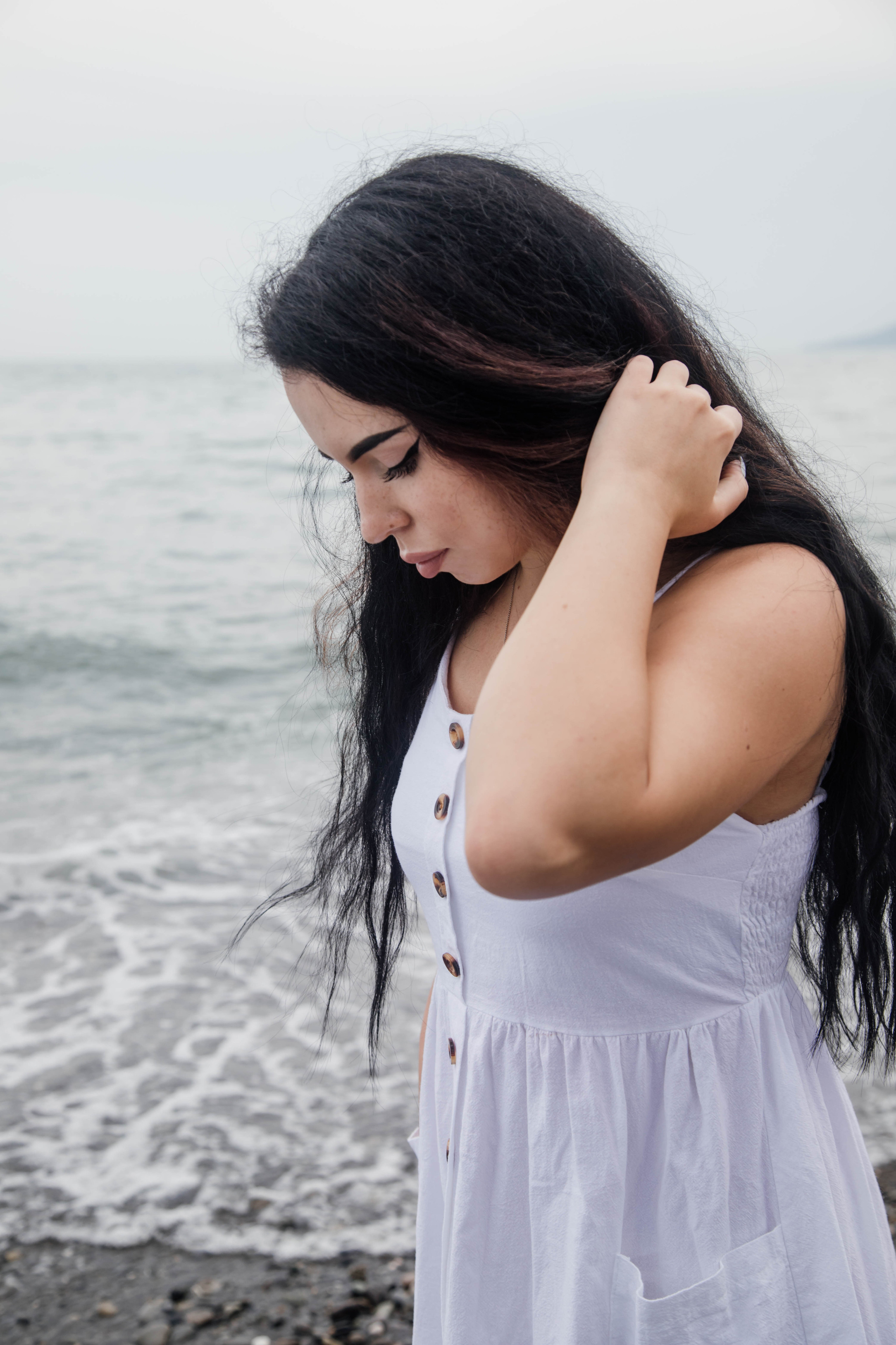 Портретная фотосессия для Арины на пляже. Свадебный, семейный, детский фотограф в Сочи Виолетта Александрова