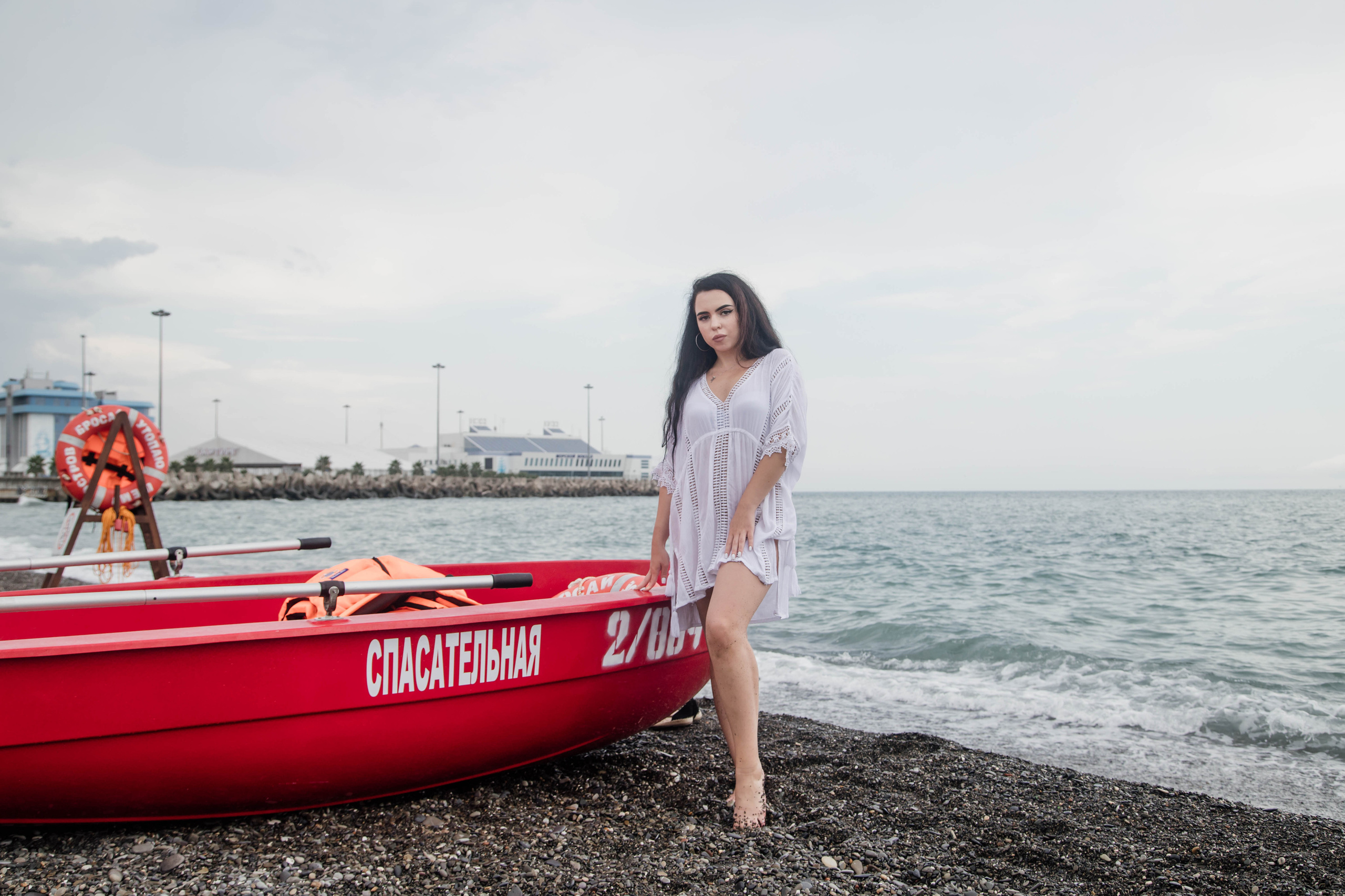 Портретная фотосессия для Арины на пляже. Свадебный, семейный, детский фотограф в Сочи Виолетта Александрова