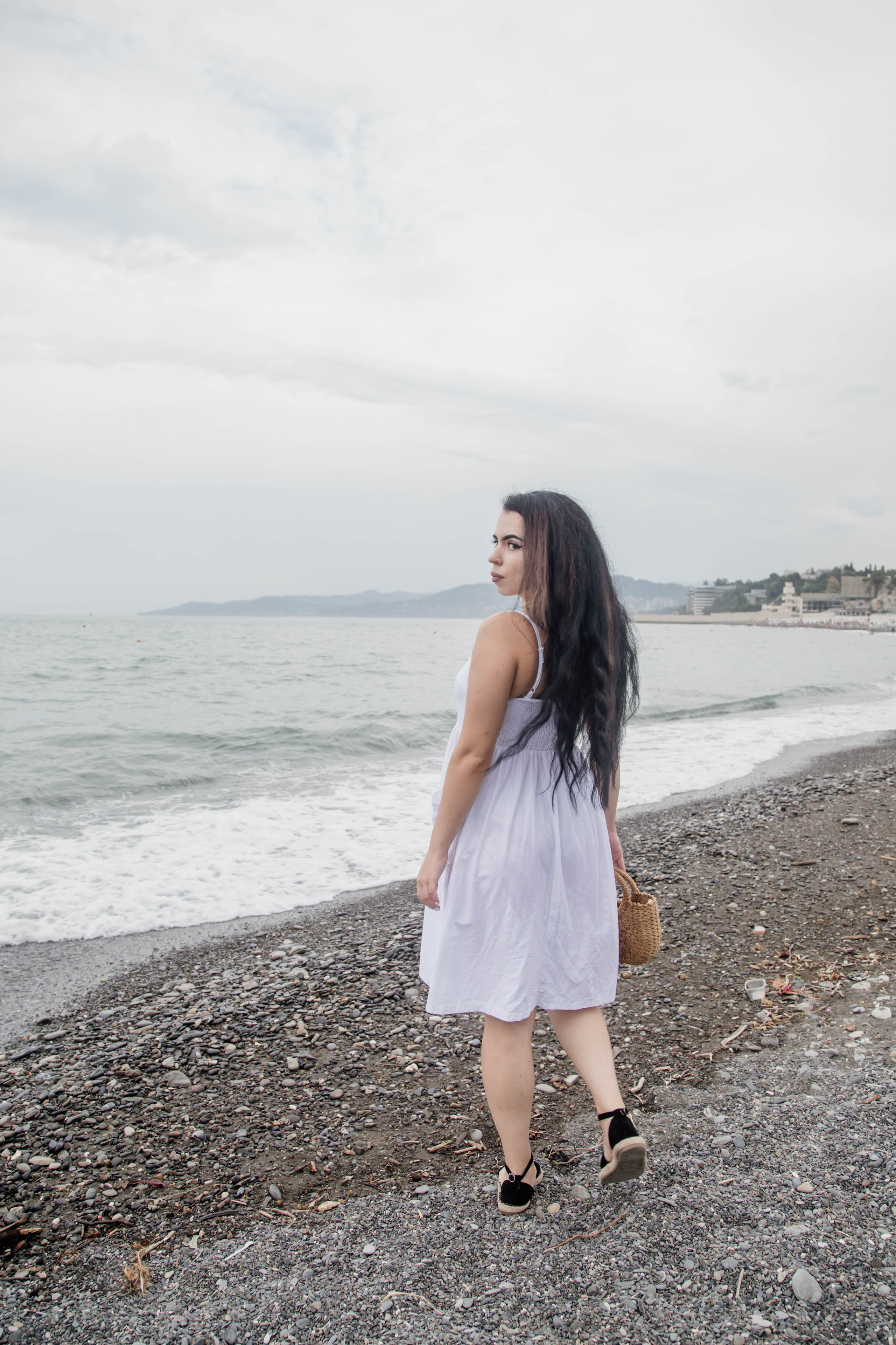 Портретная фотосессия для Арины на пляже. Свадебный, семейный, детский фотограф в Сочи Виолетта Александрова