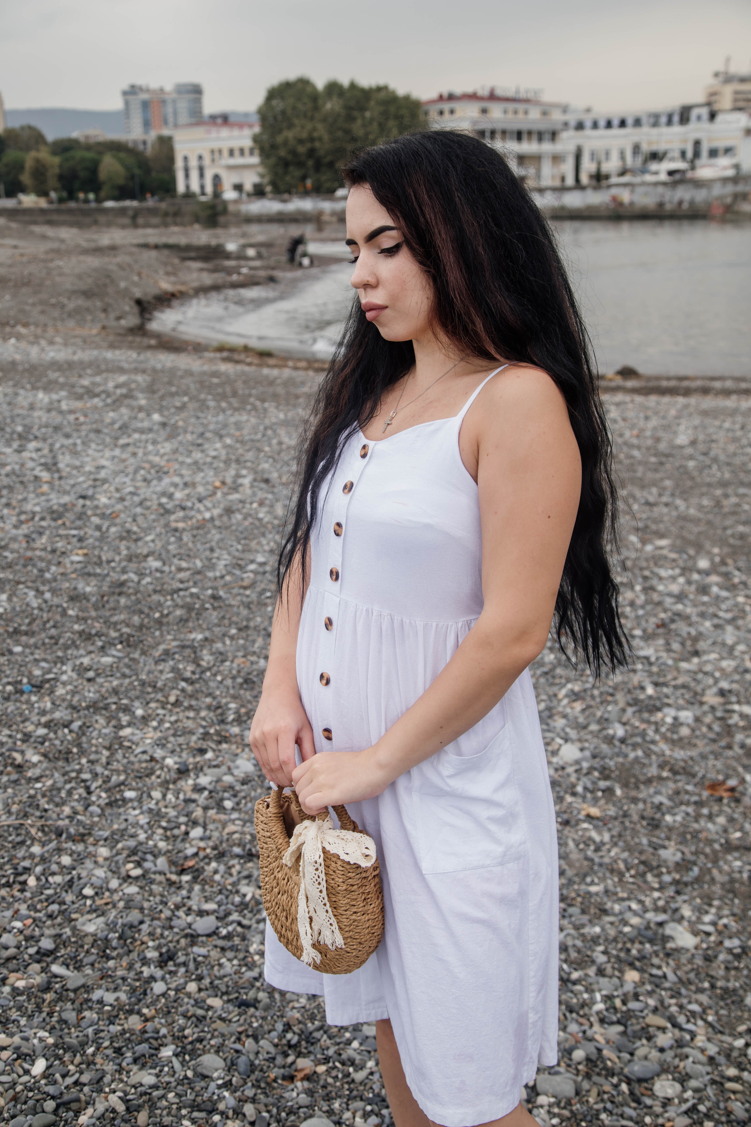 Портретная фотосессия для Арины на пляже. Свадебный, семейный, детский фотограф в Сочи Виолетта Александрова