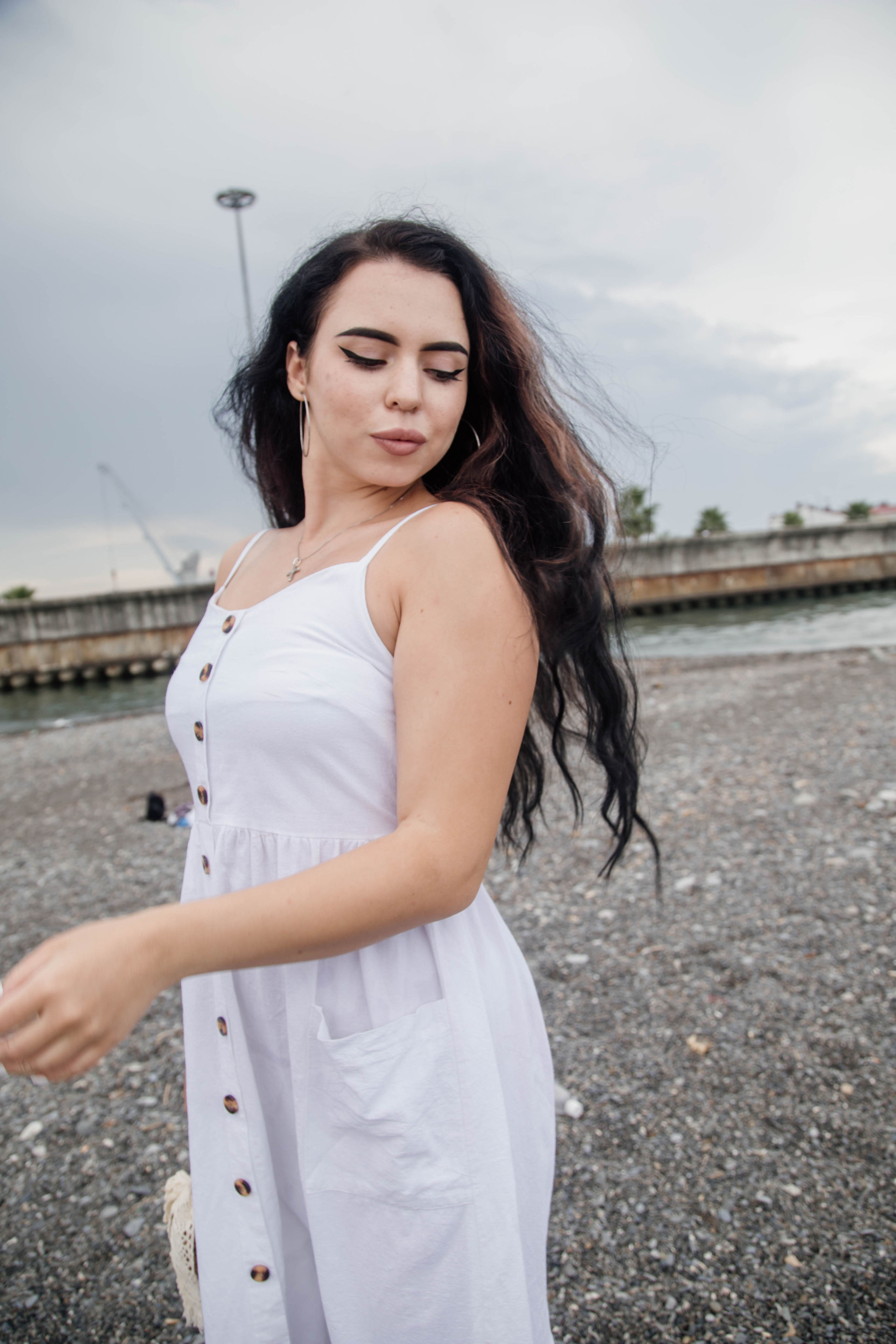 Портретная фотосессия для Арины на пляже. Свадебный, семейный, детский фотограф в Сочи Виолетта Александрова