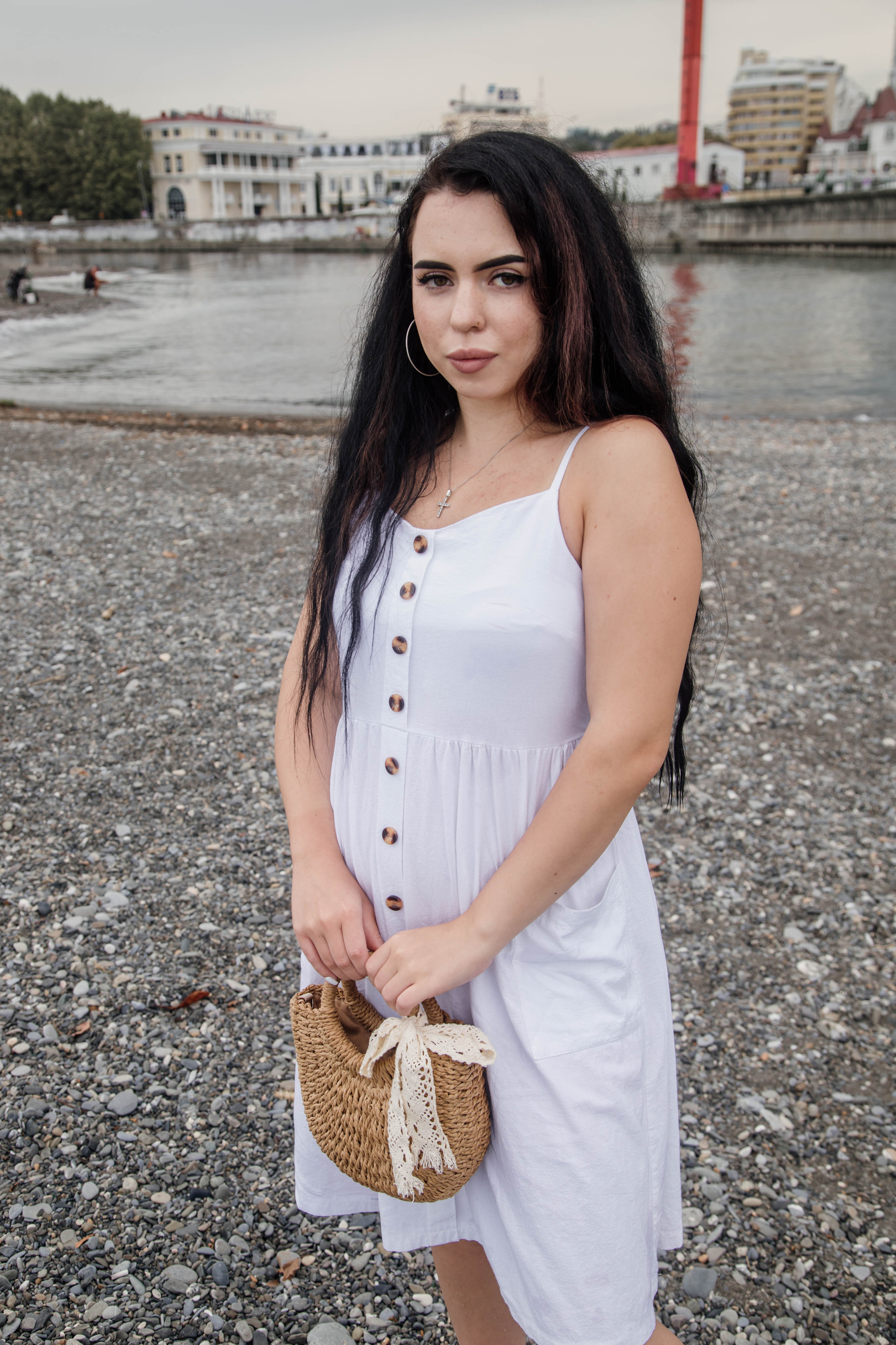 Портретная фотосессия для Арины на пляже. Свадебный, семейный, детский фотограф в Сочи Виолетта Александрова