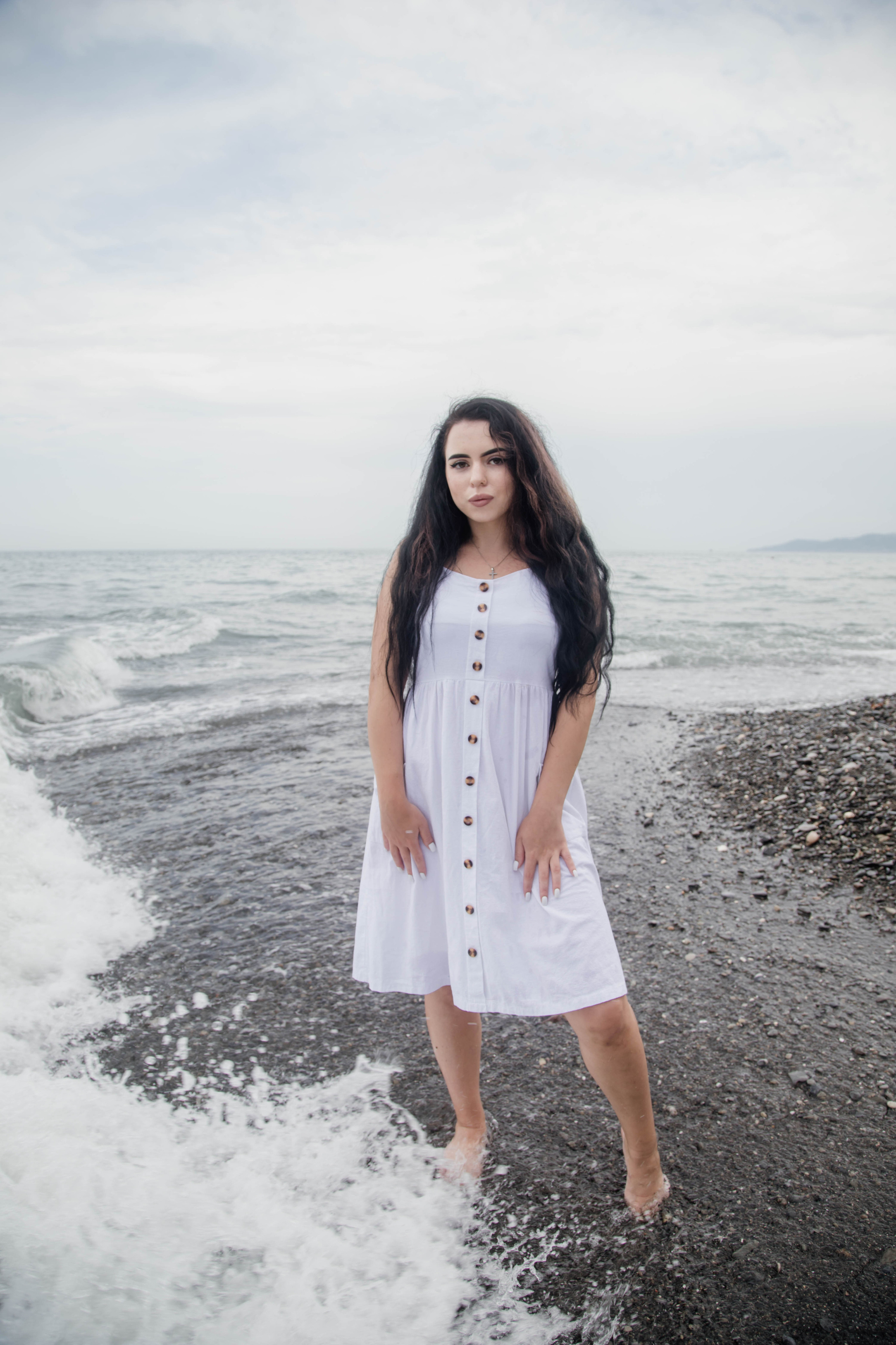 Портретная фотосессия для Арины на пляже. Свадебный, семейный, детский фотограф в Сочи Виолетта Александрова