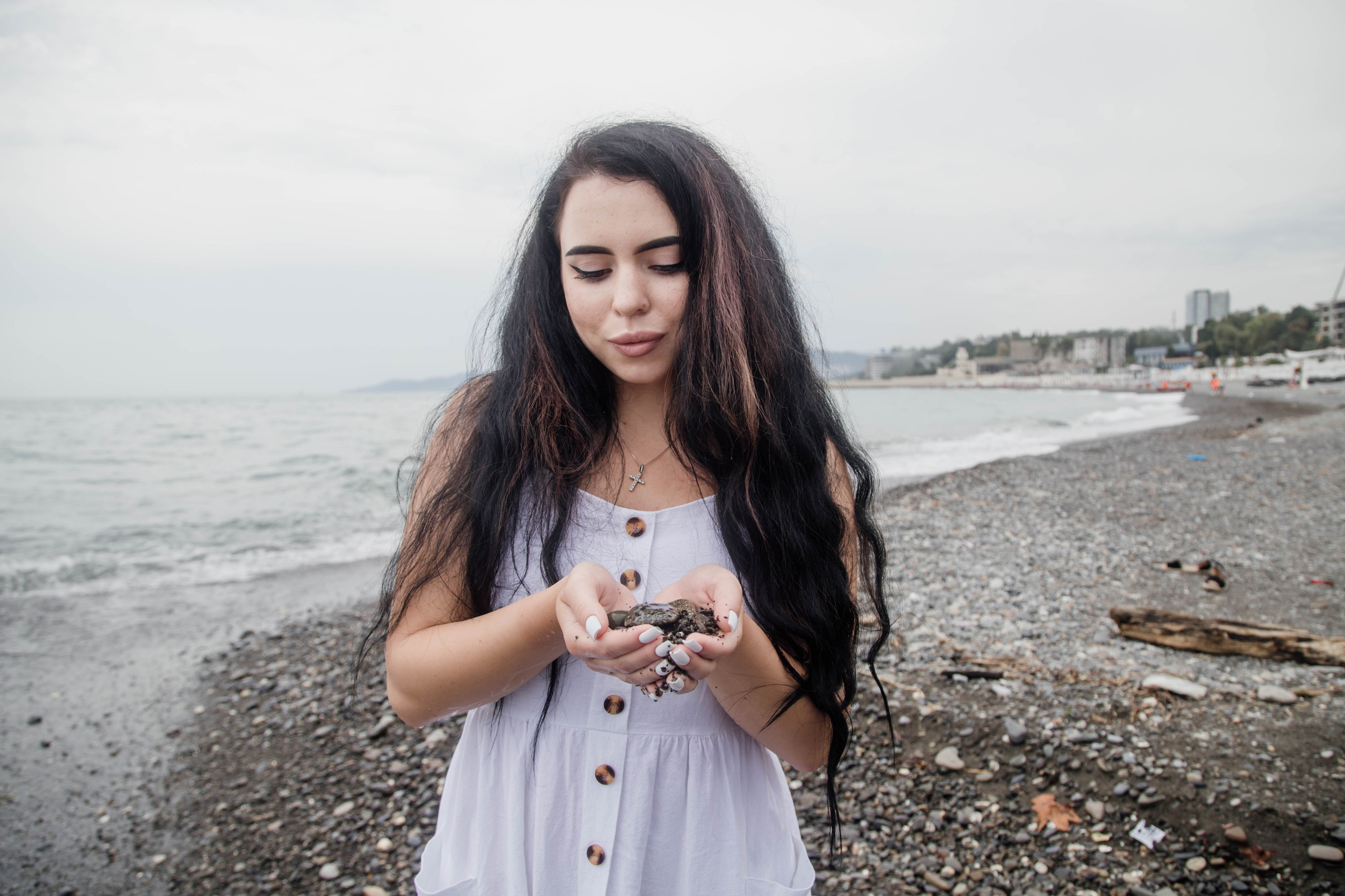 Портретная фотосессия для Арины на пляже. Свадебный, семейный, детский фотограф в Сочи Виолетта Александрова