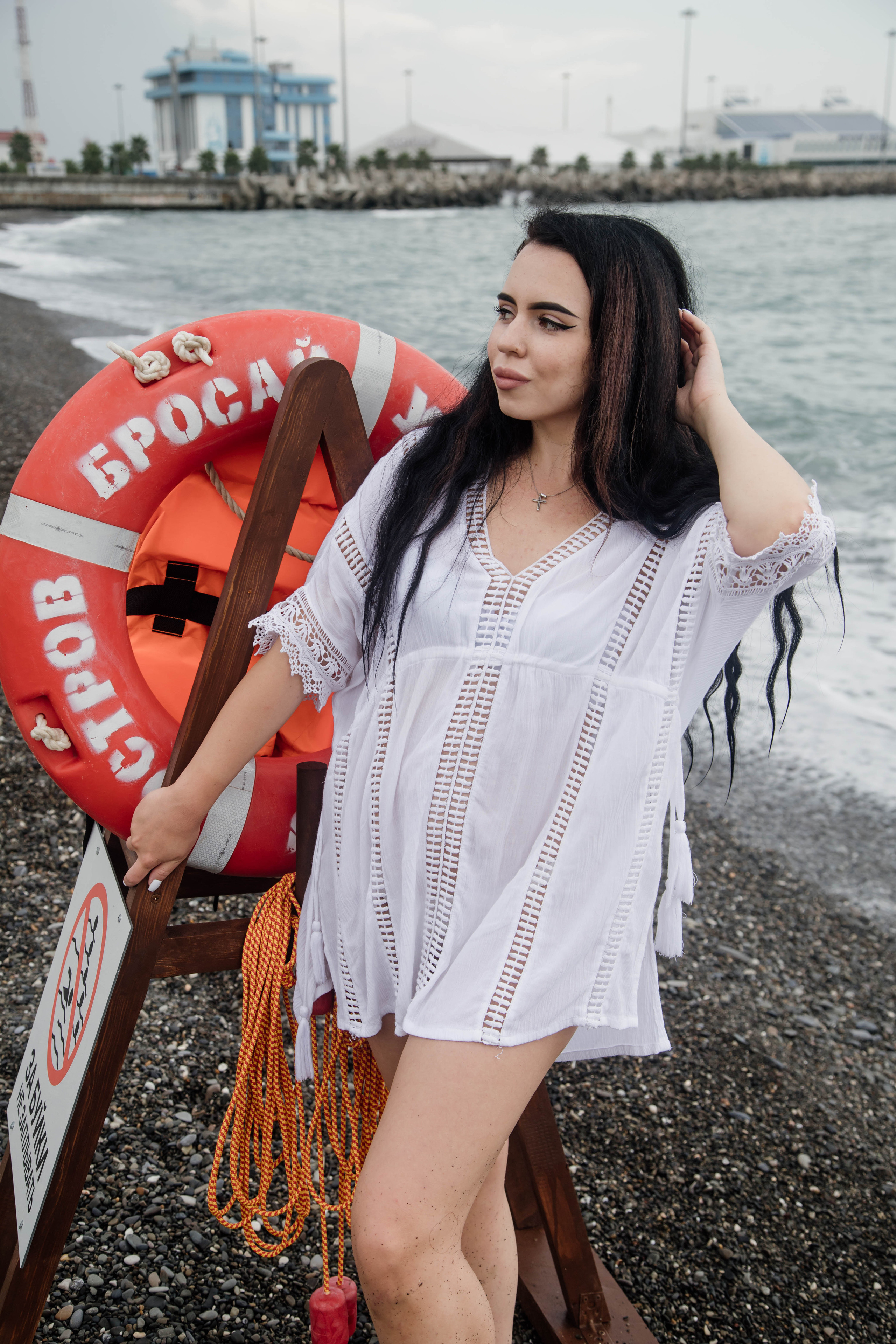 Портретная фотосессия для Арины на пляже. Свадебный, семейный, детский фотограф в Сочи Виолетта Александрова