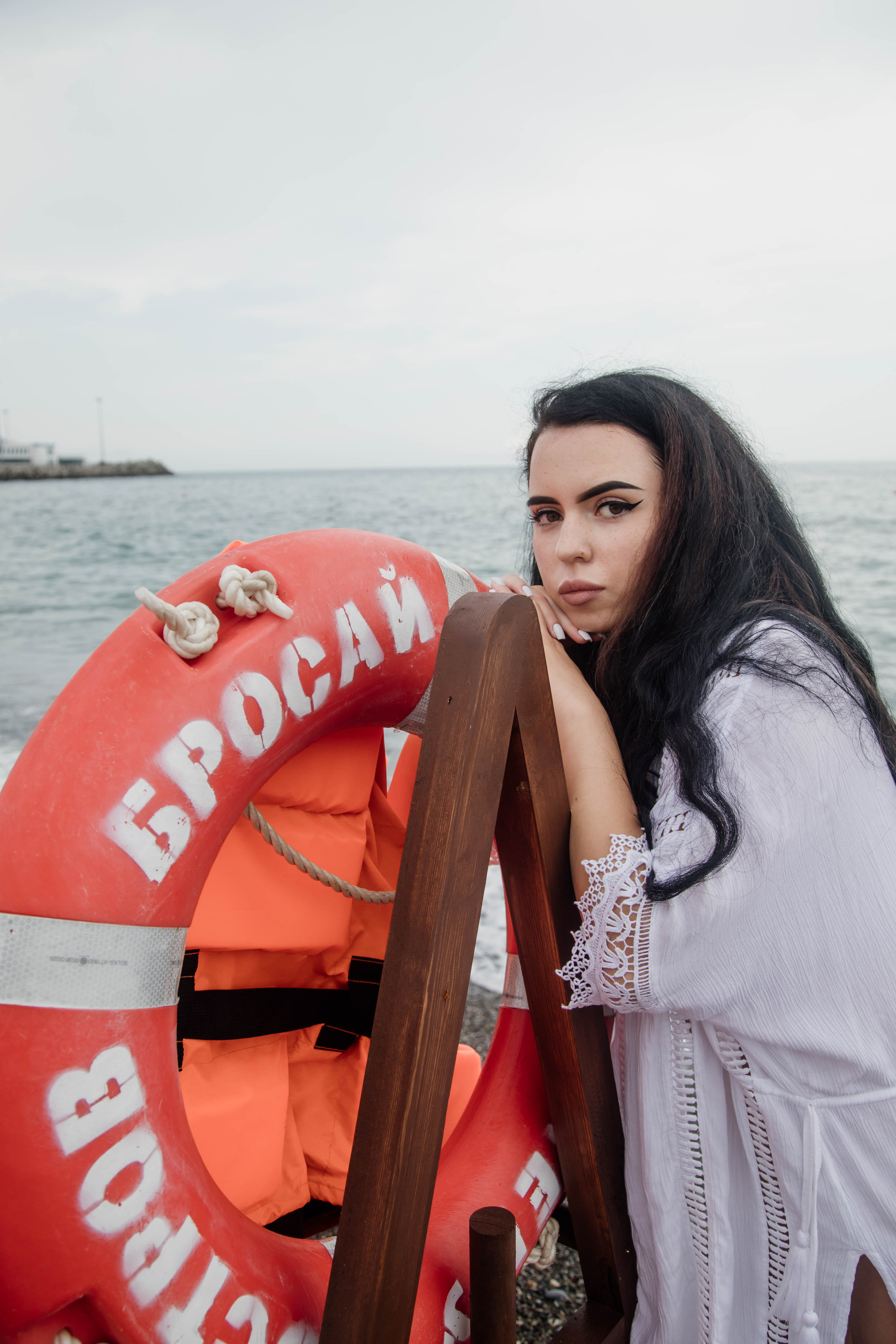 Портретная фотосессия для Арины на пляже. Свадебный, семейный, детский фотограф в Сочи Виолетта Александрова