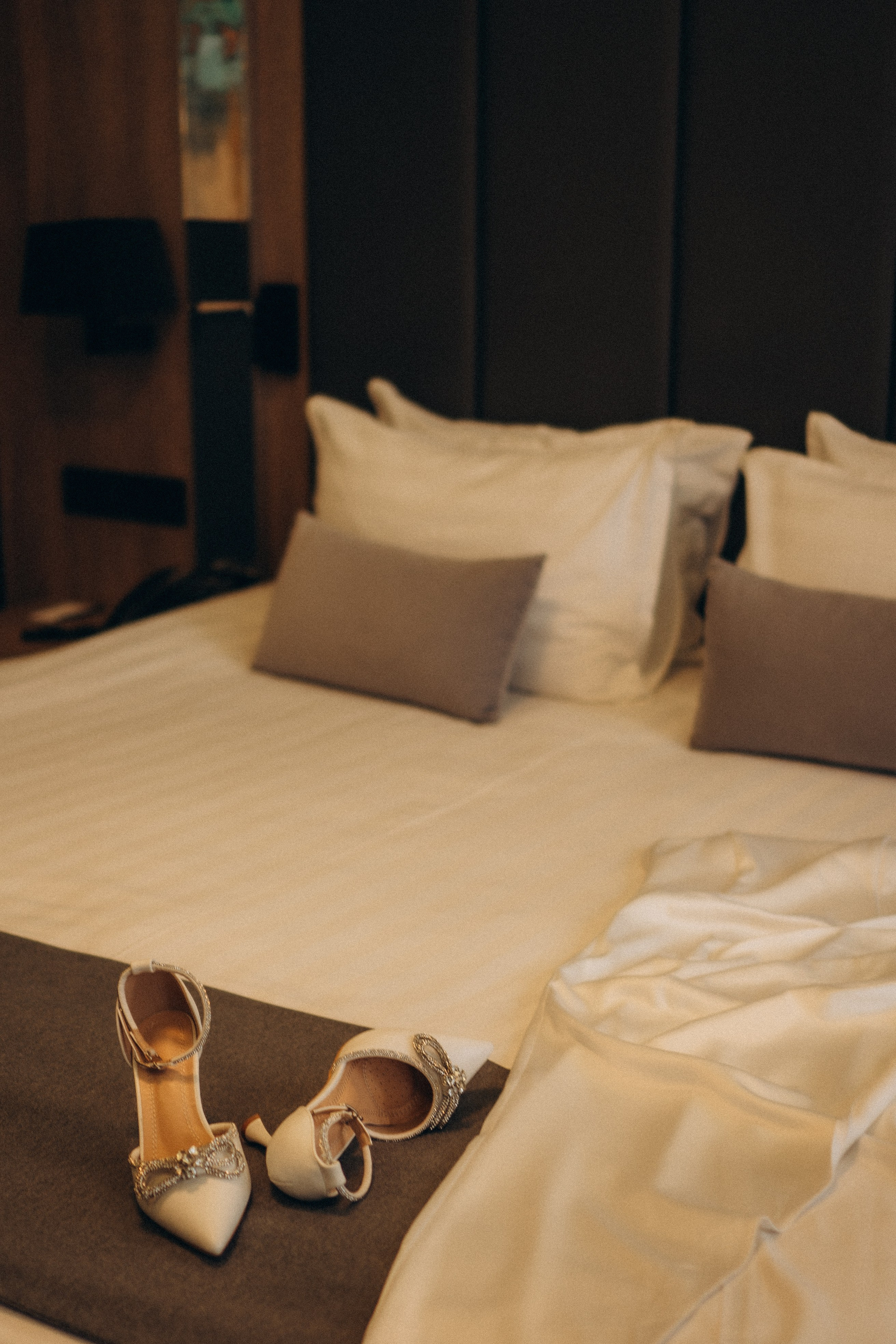 СВАДЕБНАЯ СЬЕМКА СБОРОВ ЖЕНИХА И НЕВЕСТЫ В ОТЕЛЕ И ТАКЖЕ ФОТОСЕССИИЯ В ОТЕЛЕЕ МЕГАПОЛИС БРЯНСК. Профессиональный фотограф, Санкт-Петербург — Виктория Богомолова