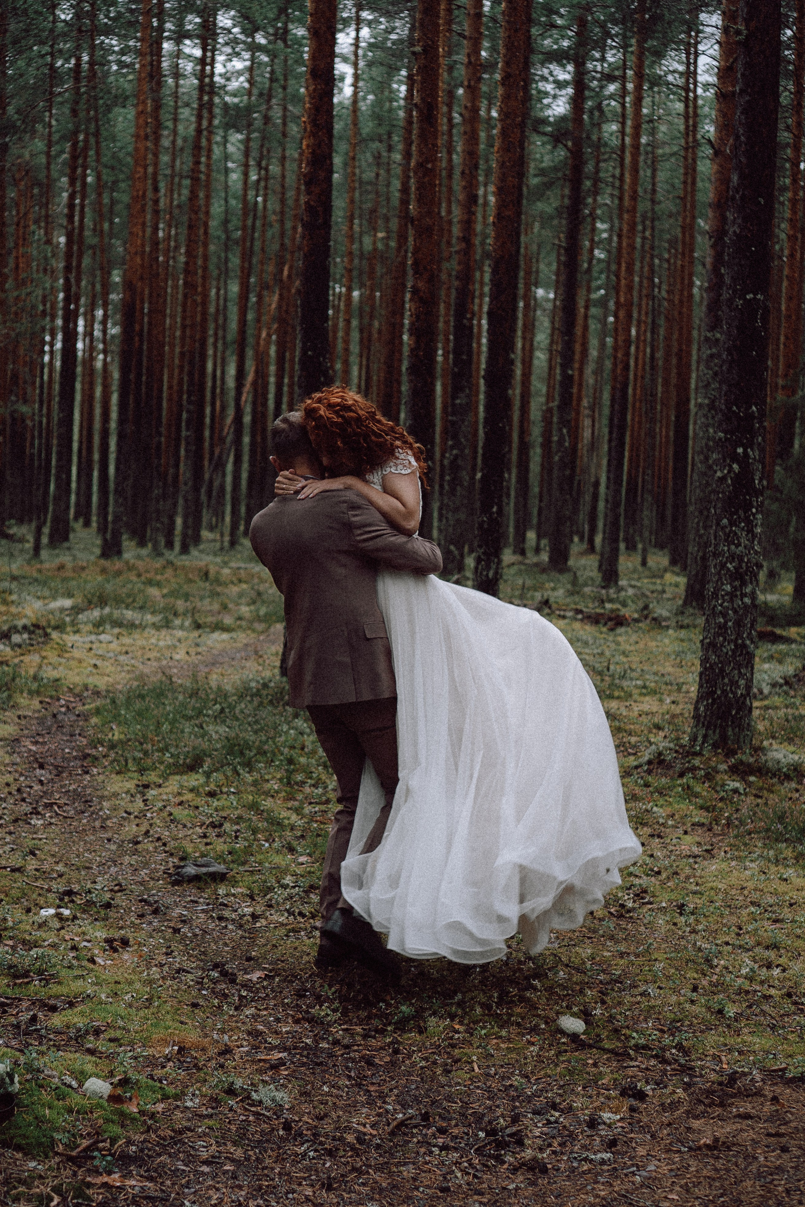 СВАДЕБНАЯ ФОТОСЕССИИЯ ПАРЫ В ГОРОДЕ ПРИОЗЕРСК В СОСНОВОМ ЛЕСУ И С ПИКАПОМ. Профессиональный фотограф, Санкт-Петербург — Виктория Богомолова
