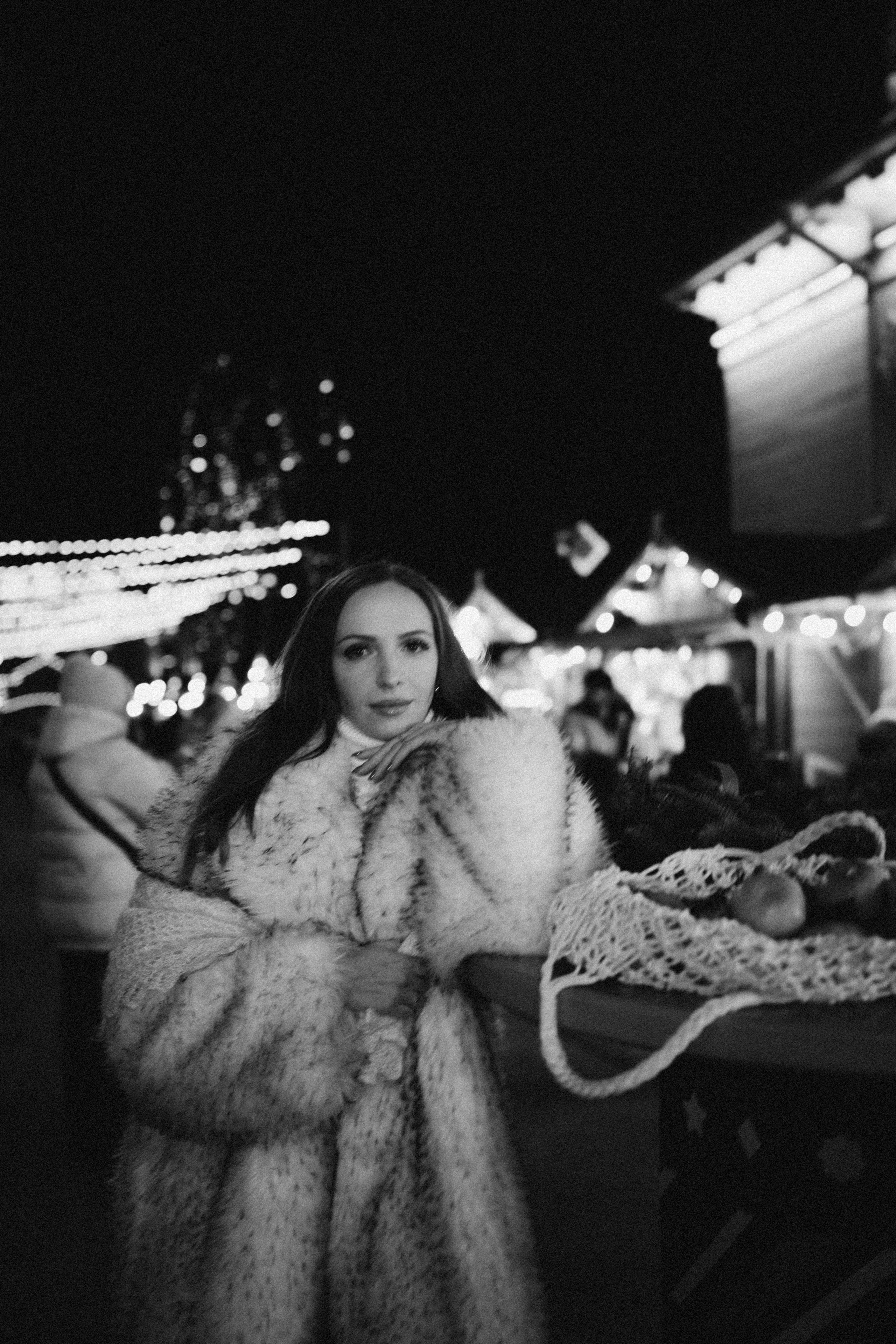 ПРОГУЛКА НА МАНЕЖНОЙ ПЛОЩАДИ ДЛЯ ДЕВУШКИ ПЕРЕД НОВЫМ ГОДОМ (НОВОГОДНЯЯ ФОТОСЕССИИЯ НА МАНЕЖНОЙ ПЛОЩАДИ). Профессиональный фотограф, Санкт-Петербург — Виктория Богомолова