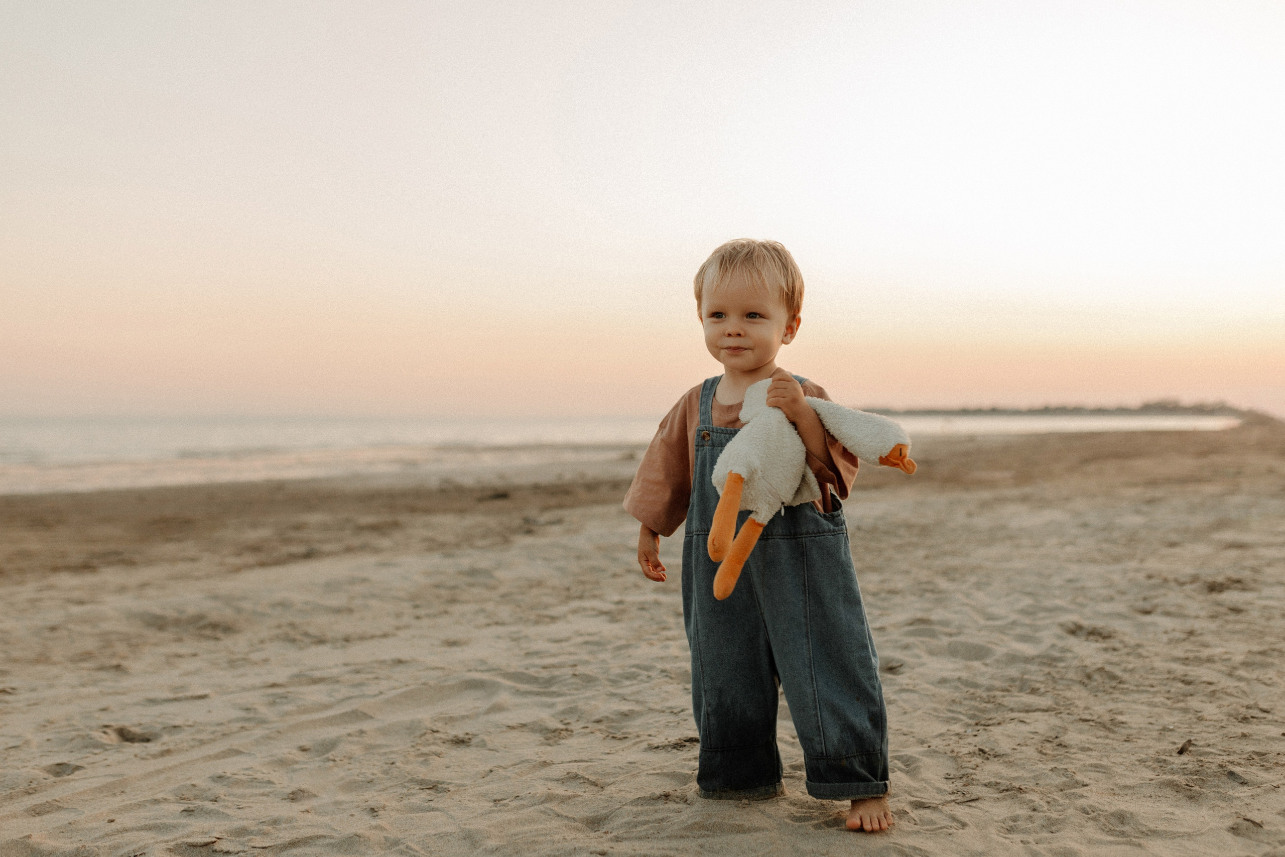 Трое у реки, не считая фотографа. Семейный фотограф в Краснодаре Яна Морева