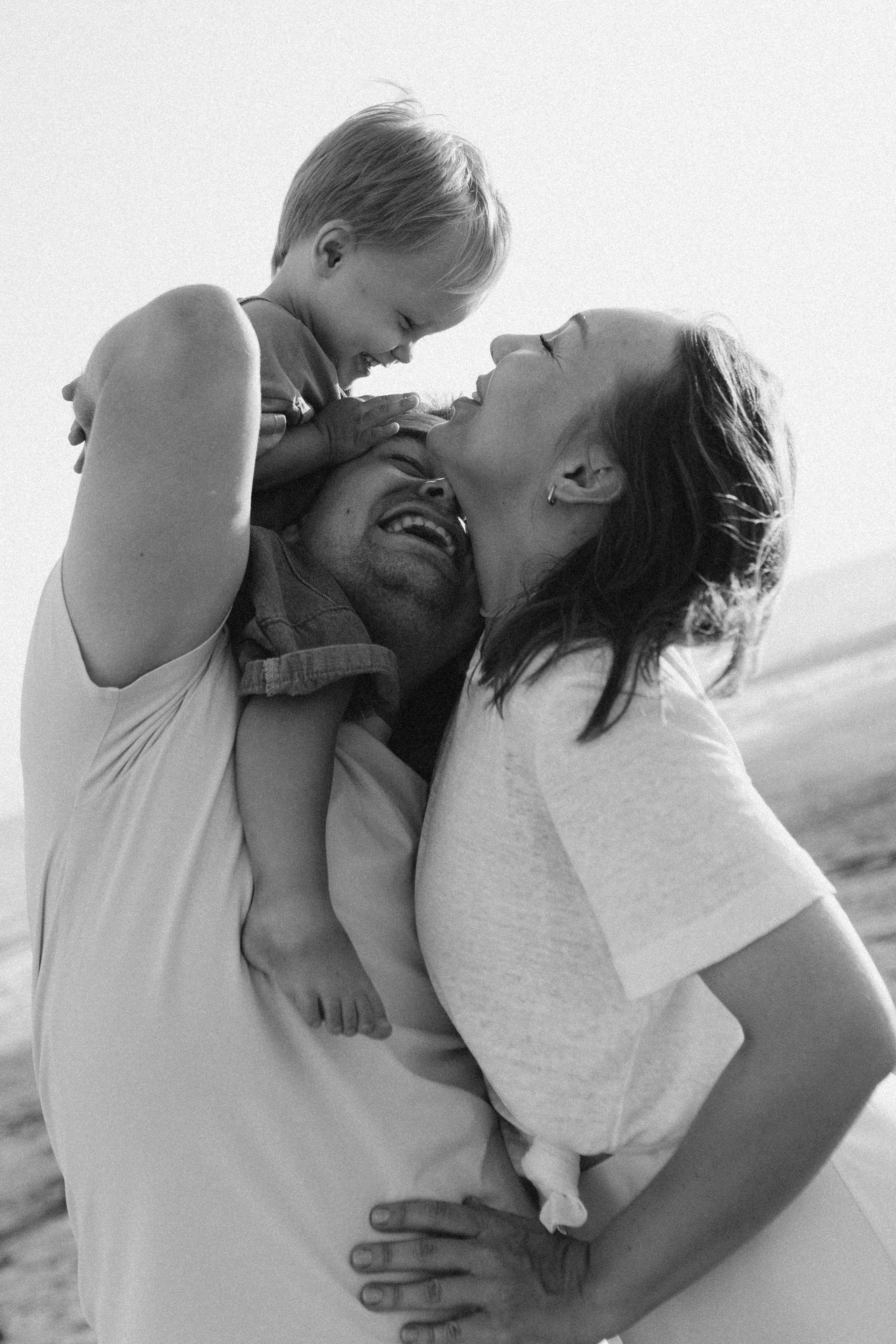 Трое у реки, не считая фотографа. Семейный фотограф в Краснодаре Яна Морева