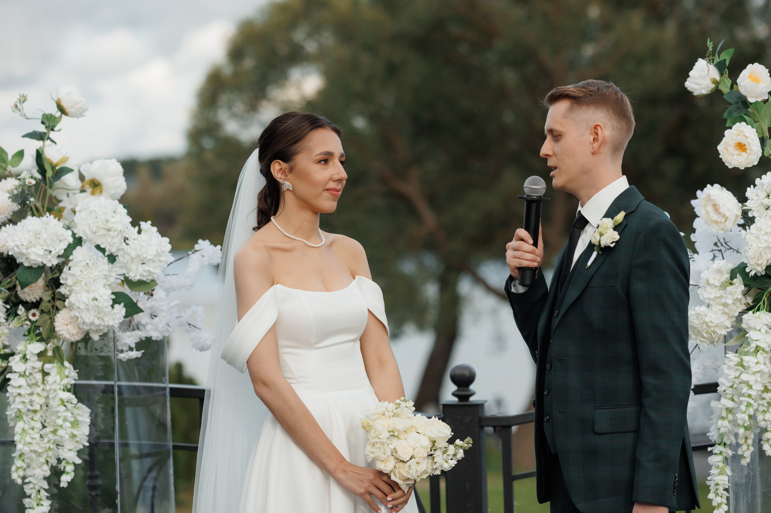 Регистрация в отеле Fish Point, ЗАГС Бутово, прогулка в Остафьево. Свадебный и репортажный фотограф (Москва, Королев и другие)