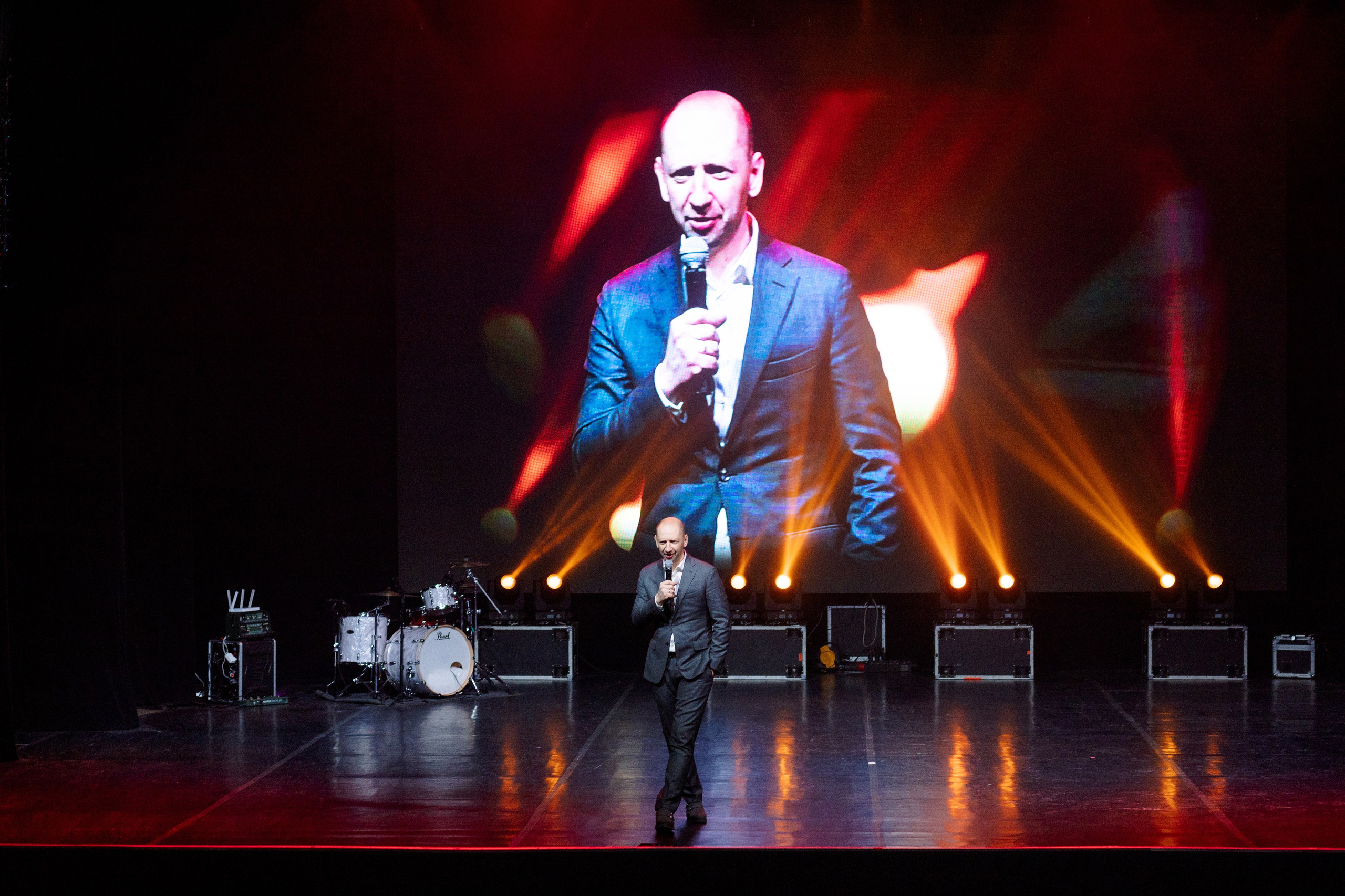 РЕПОРТАЖ: НОВЫЙ ГОД В ДК МЕТАЛЛУРГ. Профессиональный фотограф в Ижевске Леша Петров