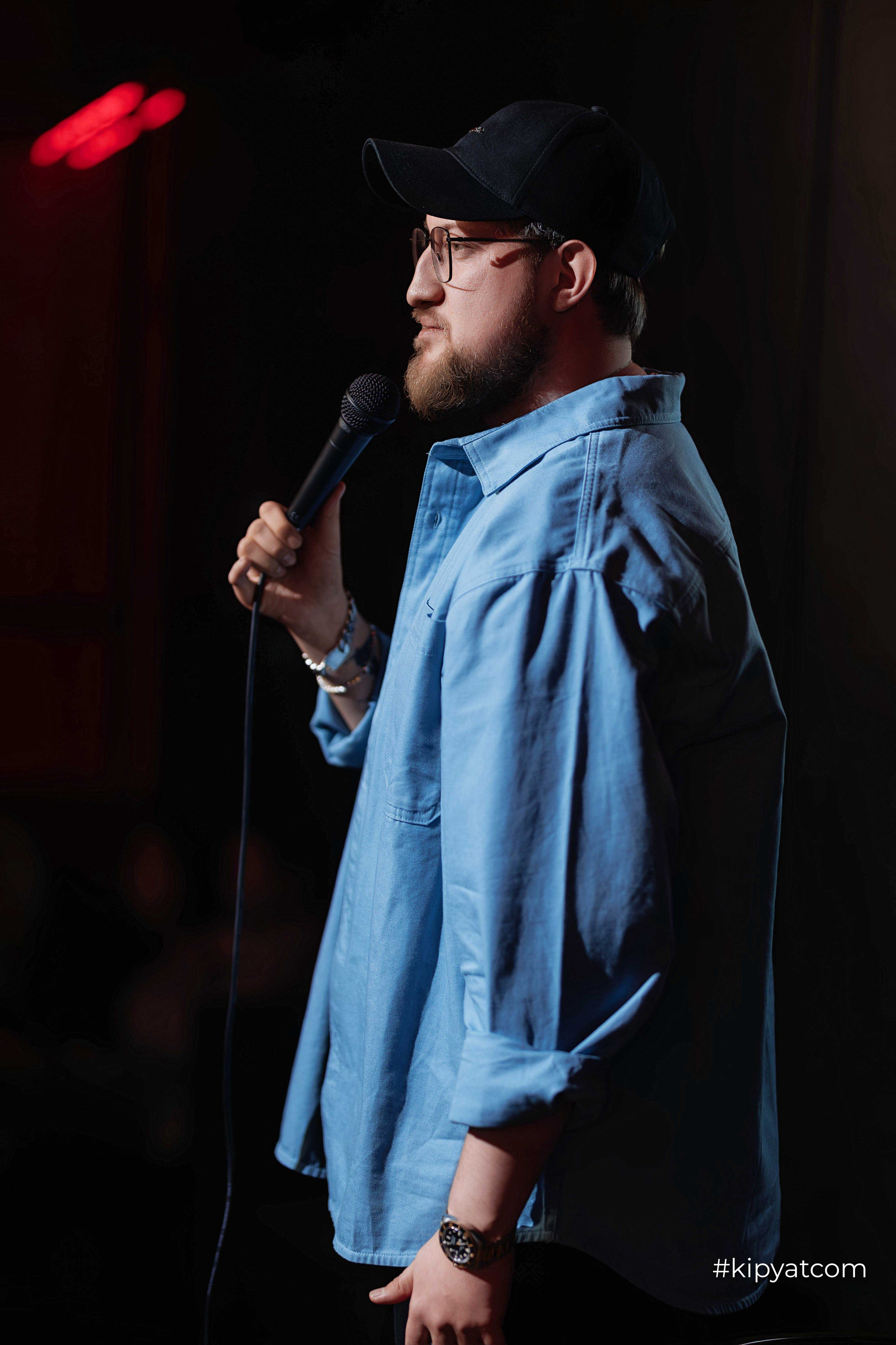 Сольный стендап концерт Александра Меркуль