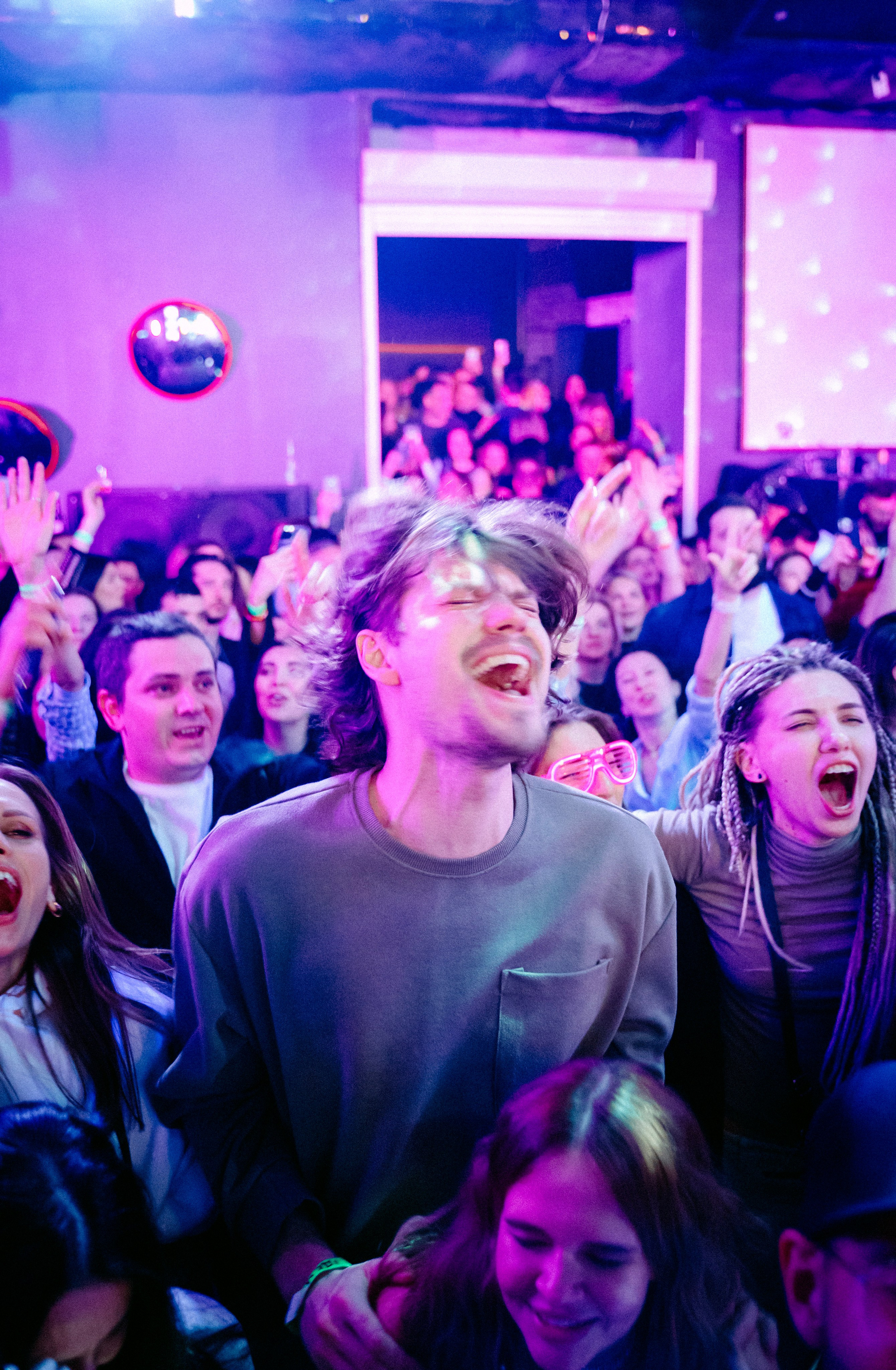 Где мой 2007: ностальгия и Катя Чехова / 2023. Саша Копылов, фотограф в Казани